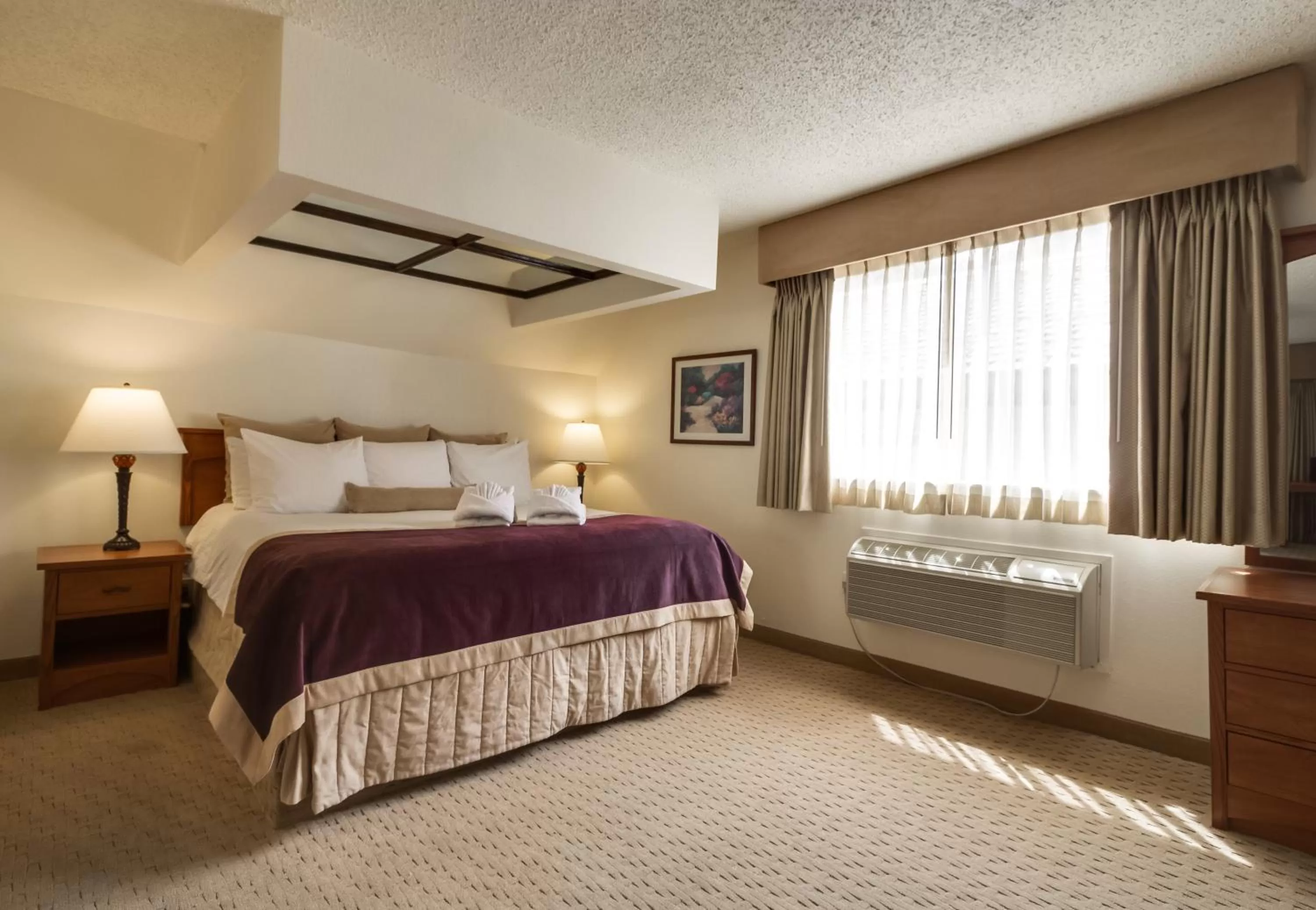 Bedroom, Bed in Twin Peaks Lodge & Hot Springs