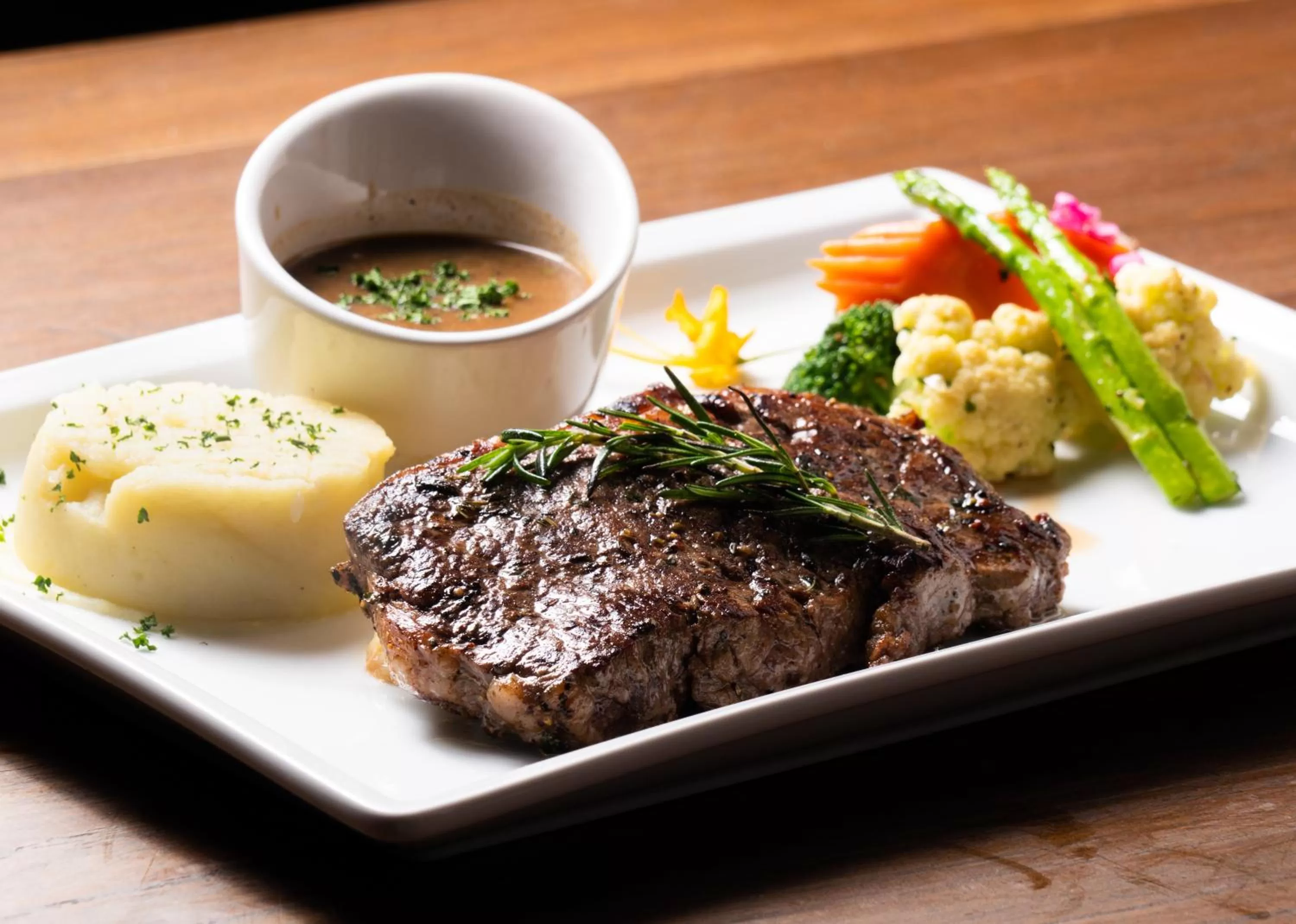 Meals in Phra Singh Village