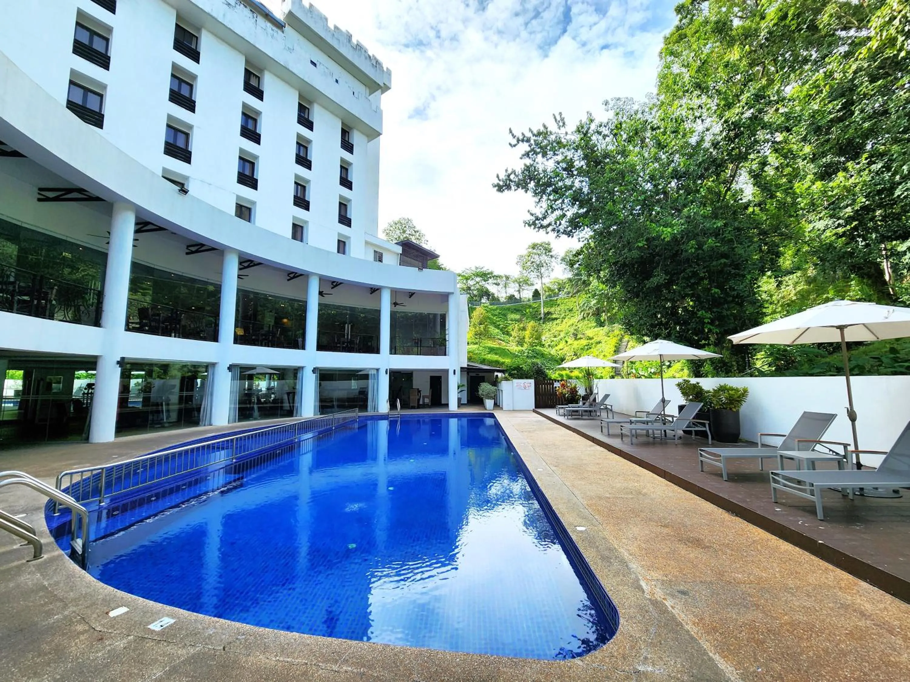 Swimming pool in The Palace Hotel Kota Kinabalu