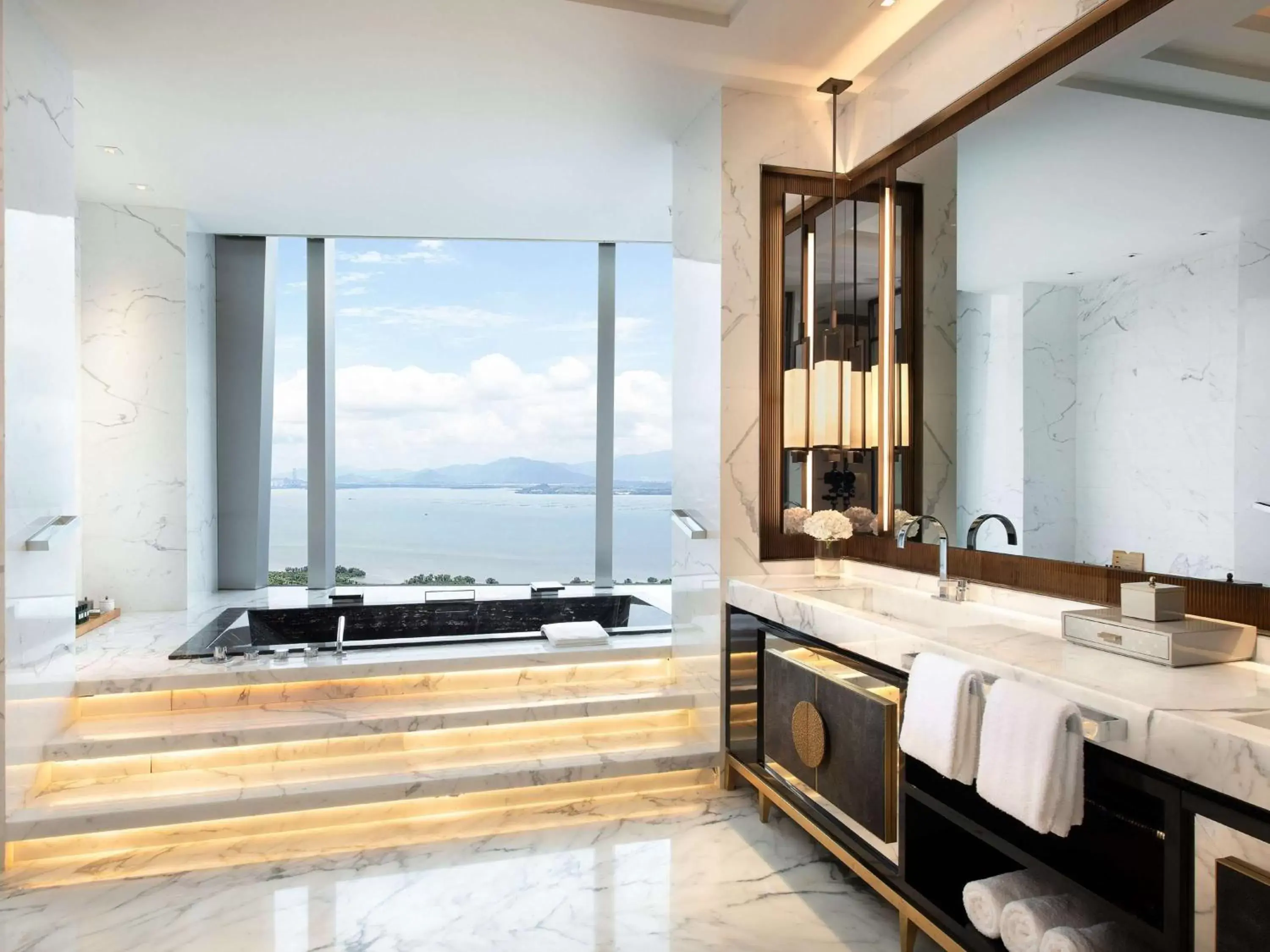 Photo of the whole room, Bathroom in Raffles Shenzhen