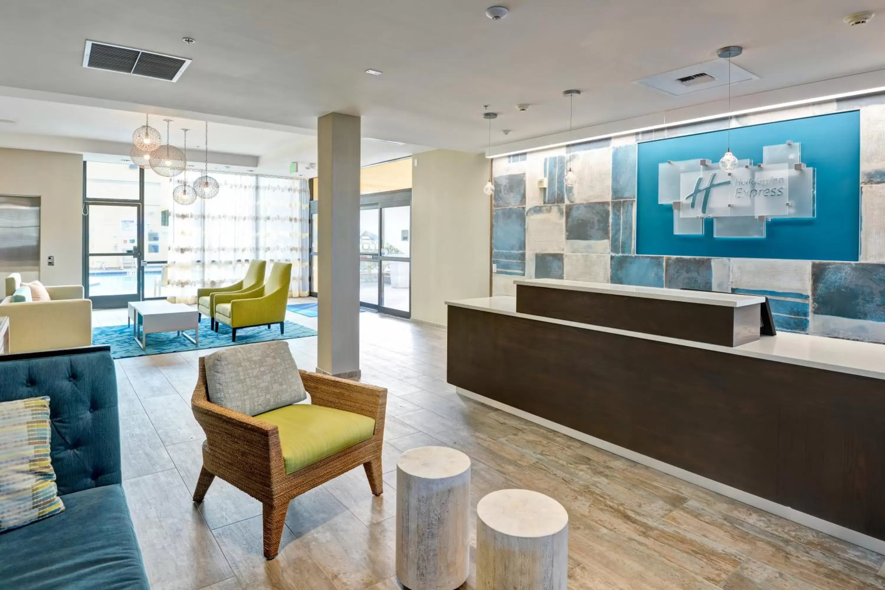 Property building, Lobby/Reception in Holiday Inn Express Newport Beach, an IHG Hotel