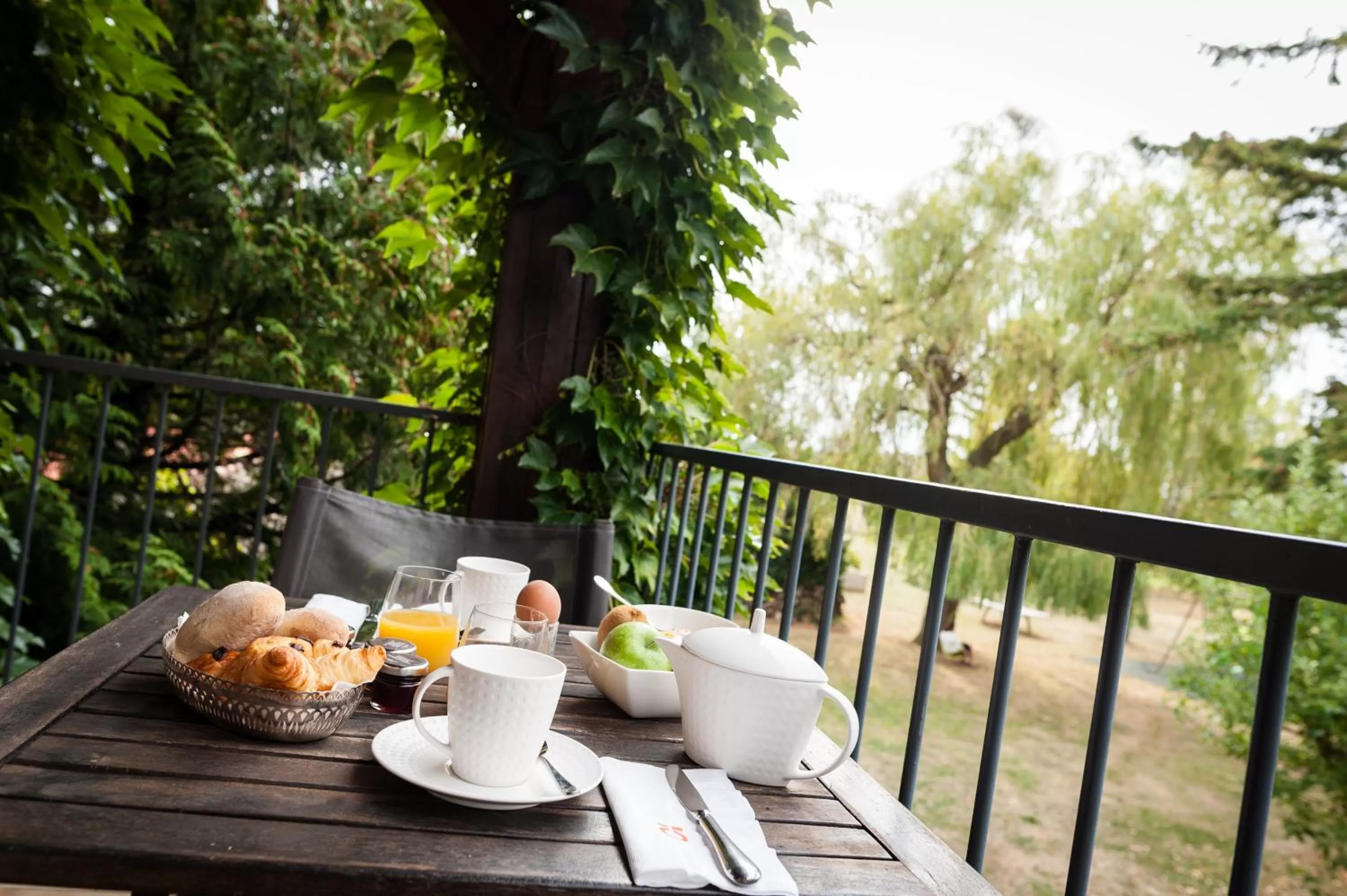 Balcony/Terrace in Ermitage De Corton - Teritoria