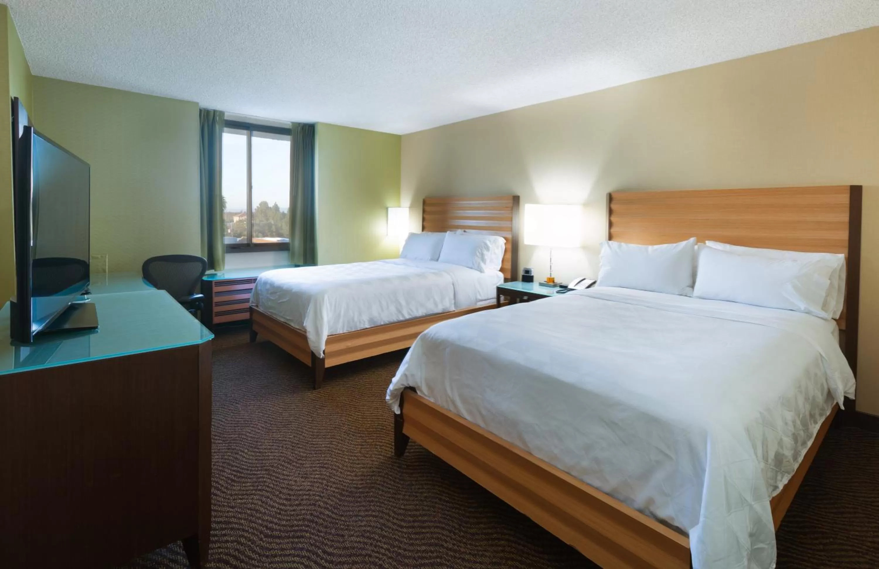 Photo of the whole room, Bed in Holiday Inn San Jose-Silicon Valley by IHG