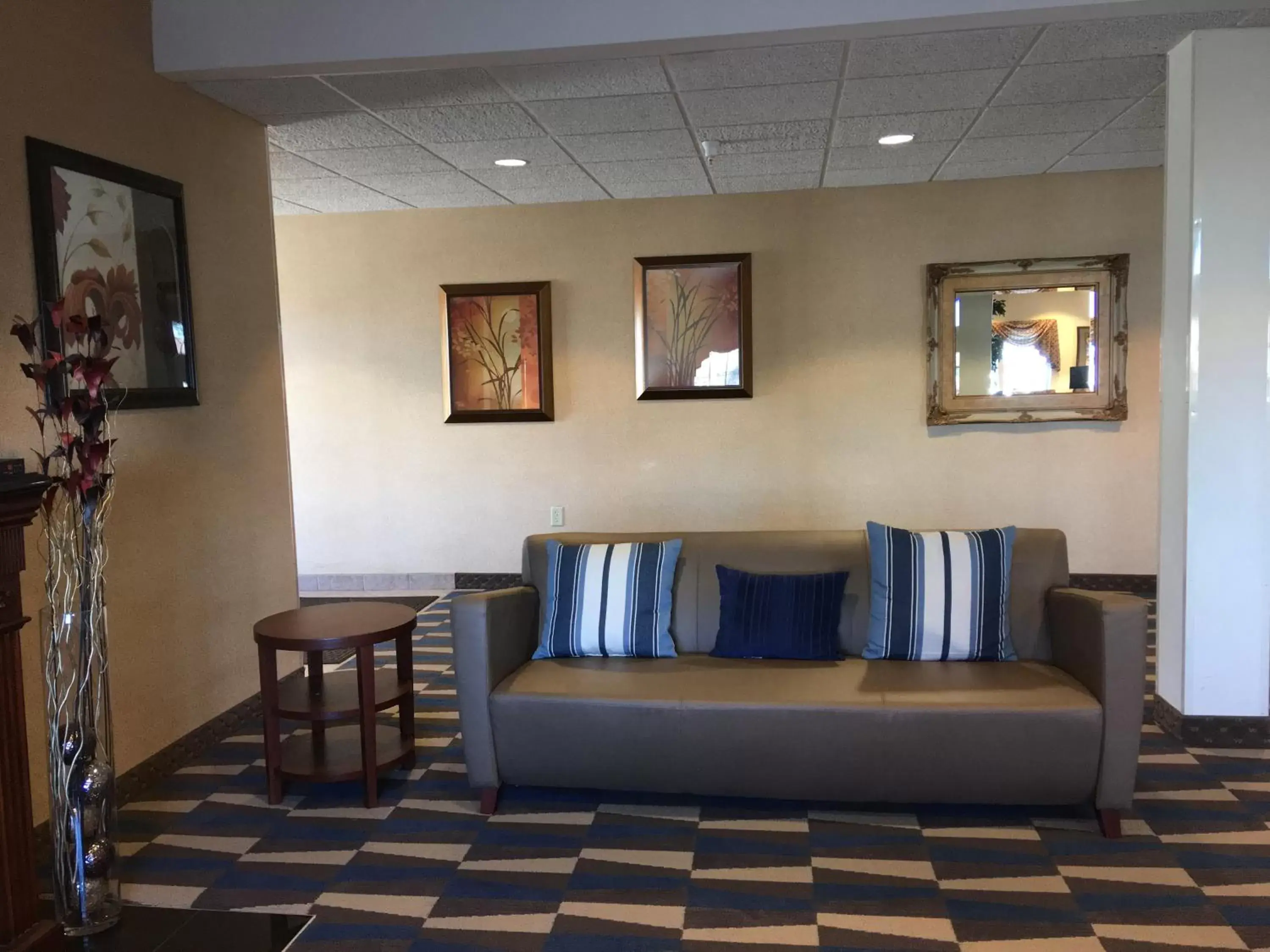 Other, Seating Area in Microtel Inn & Suites by Wyndham Indianapolis Airport