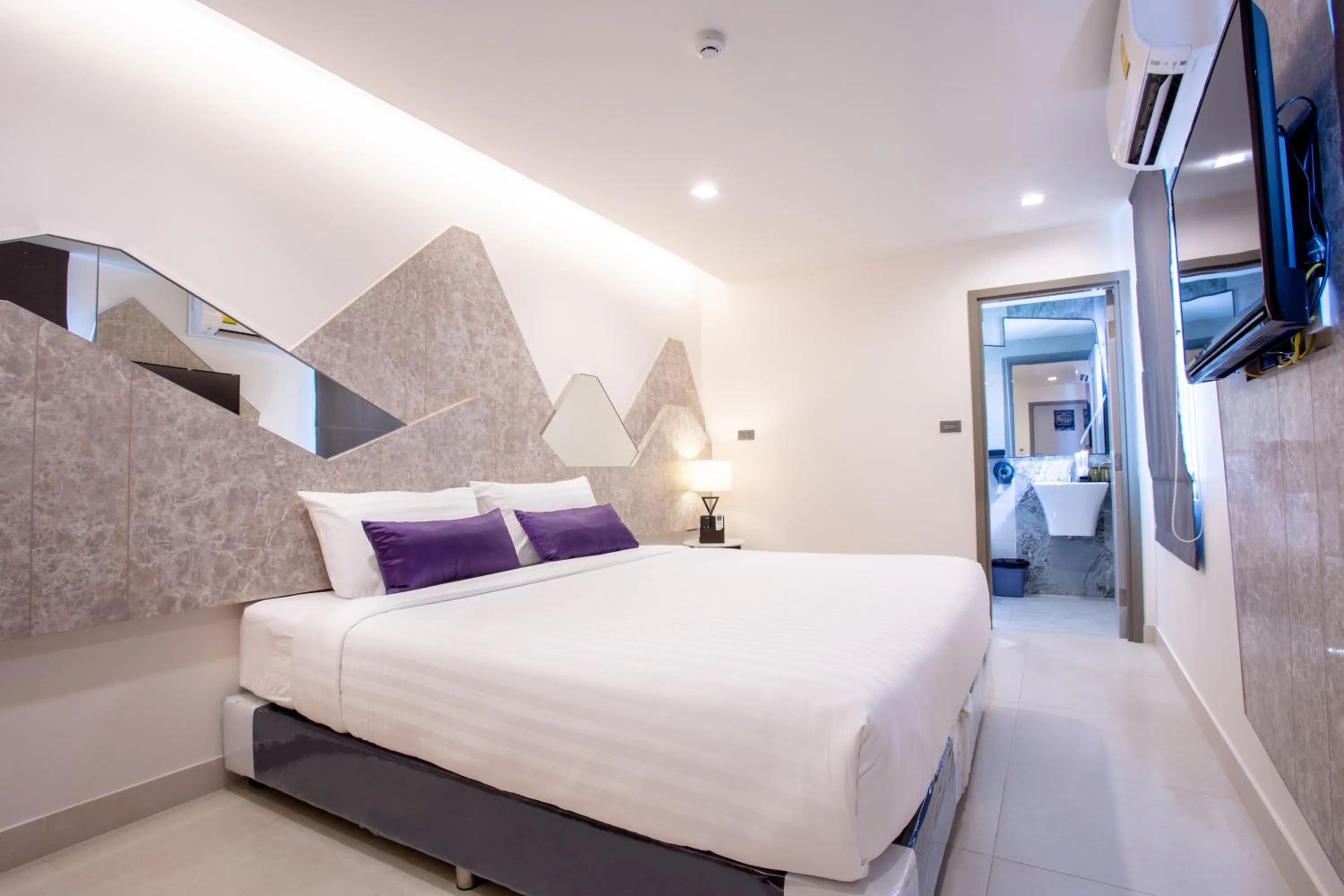 Bedroom, Bed in Spittze Hotel Pratunam