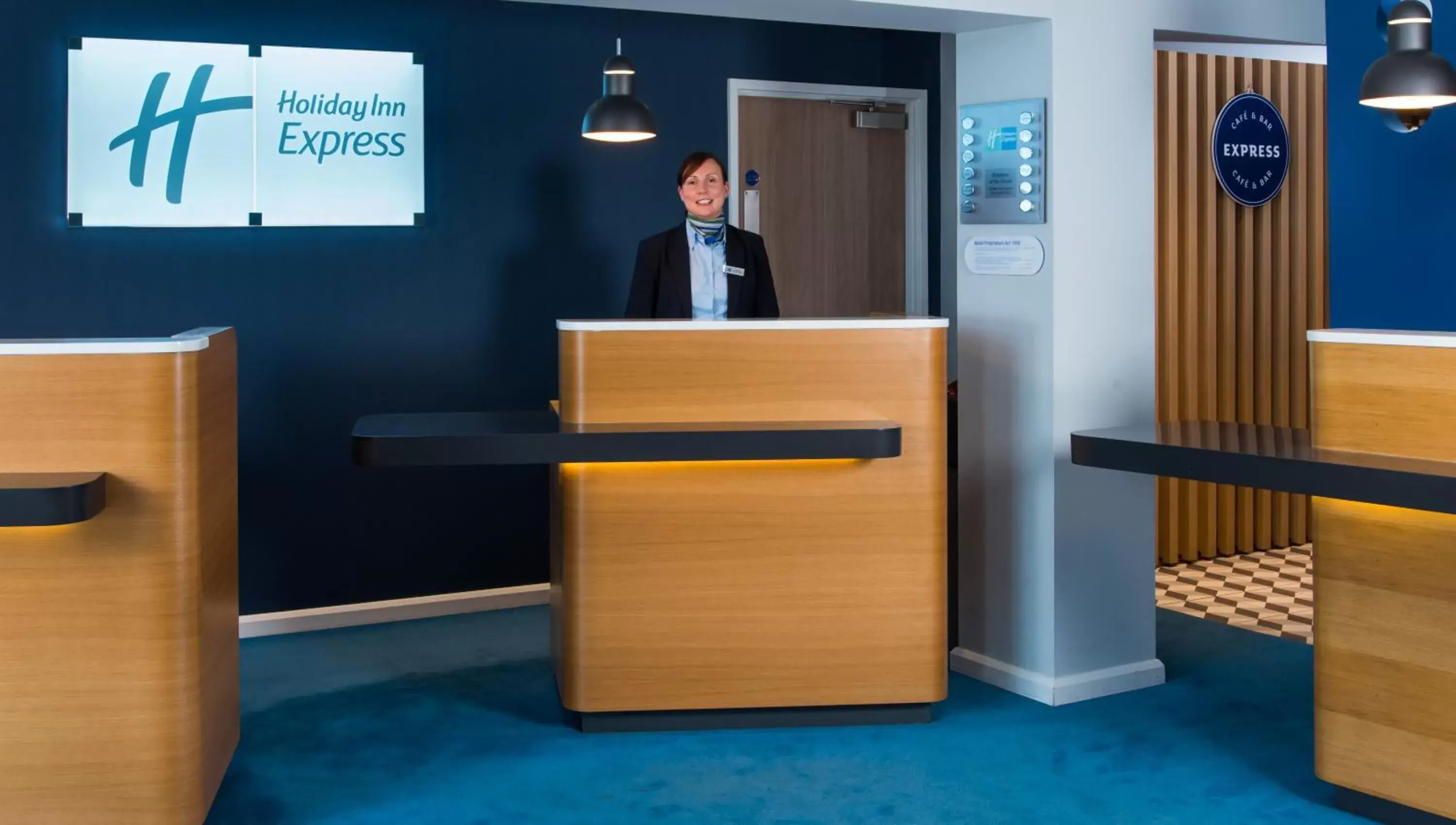 Lobby or reception, Lobby/Reception in Holiday Inn Express Portsmouth – North, an IHG Hotel