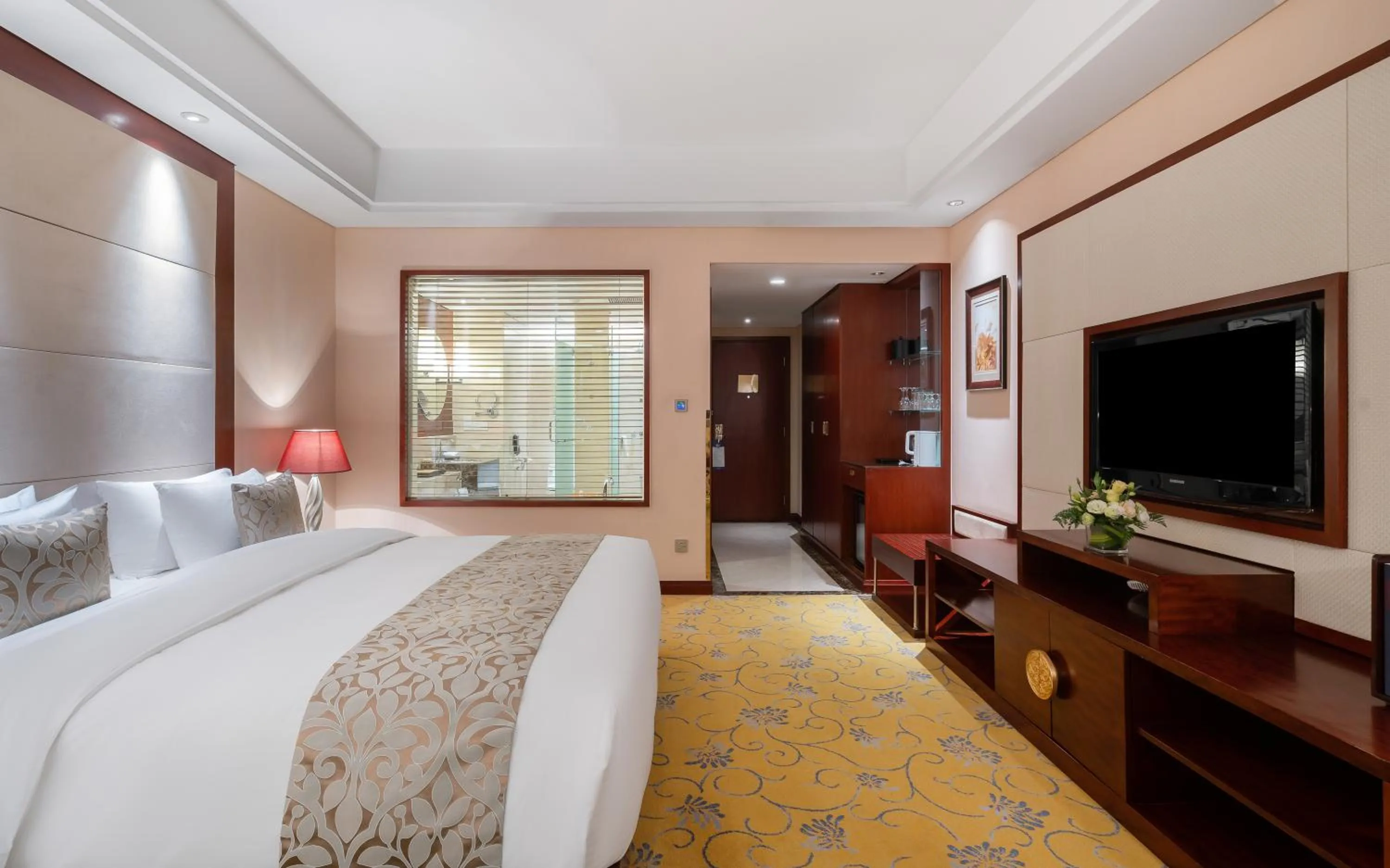 Bed in Howard Johnson Tropical Garden Plaza Kunming