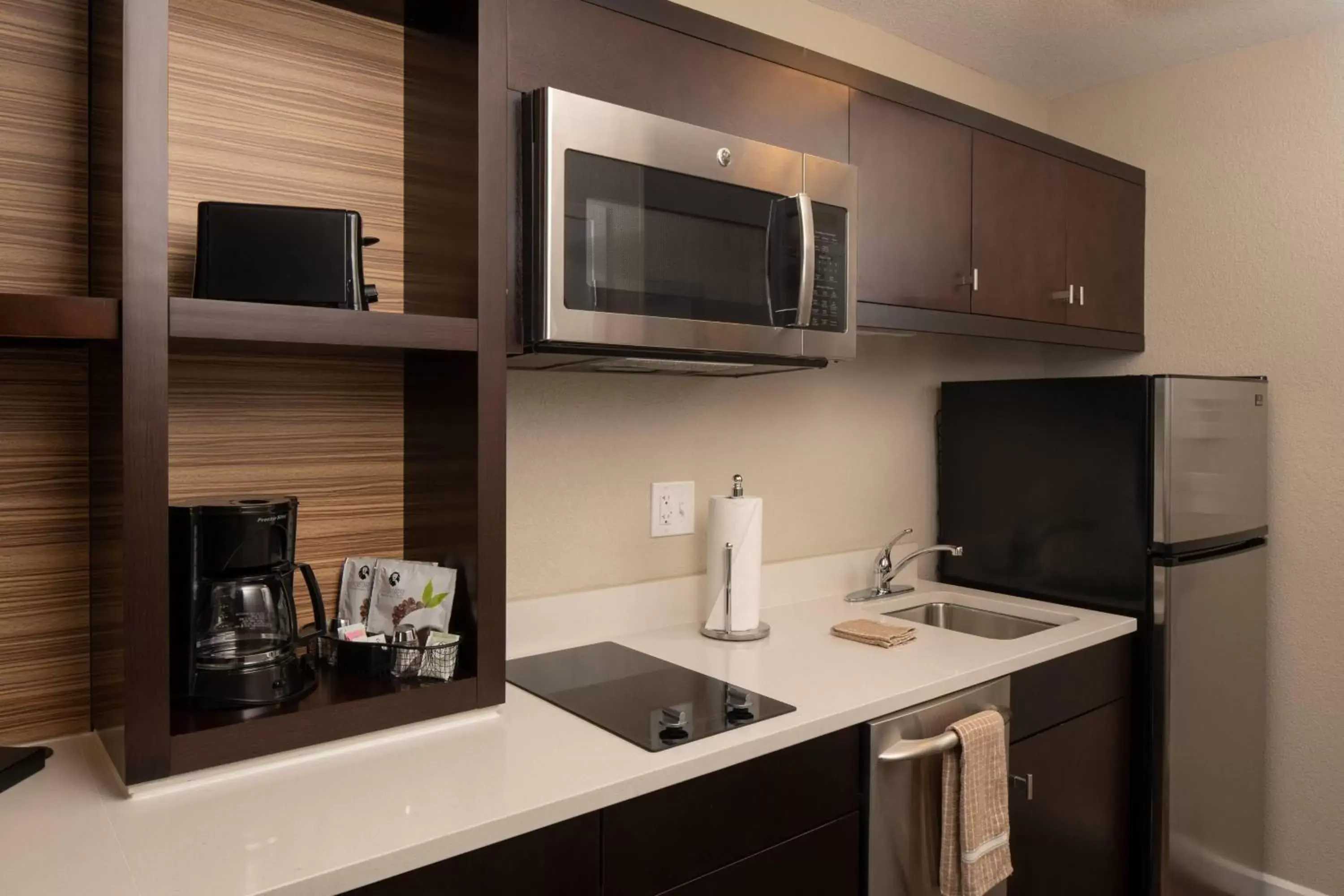 Kitchen or kitchenette, Kitchen/Kitchenette in TownePlace by Marriott Suites Clarksville