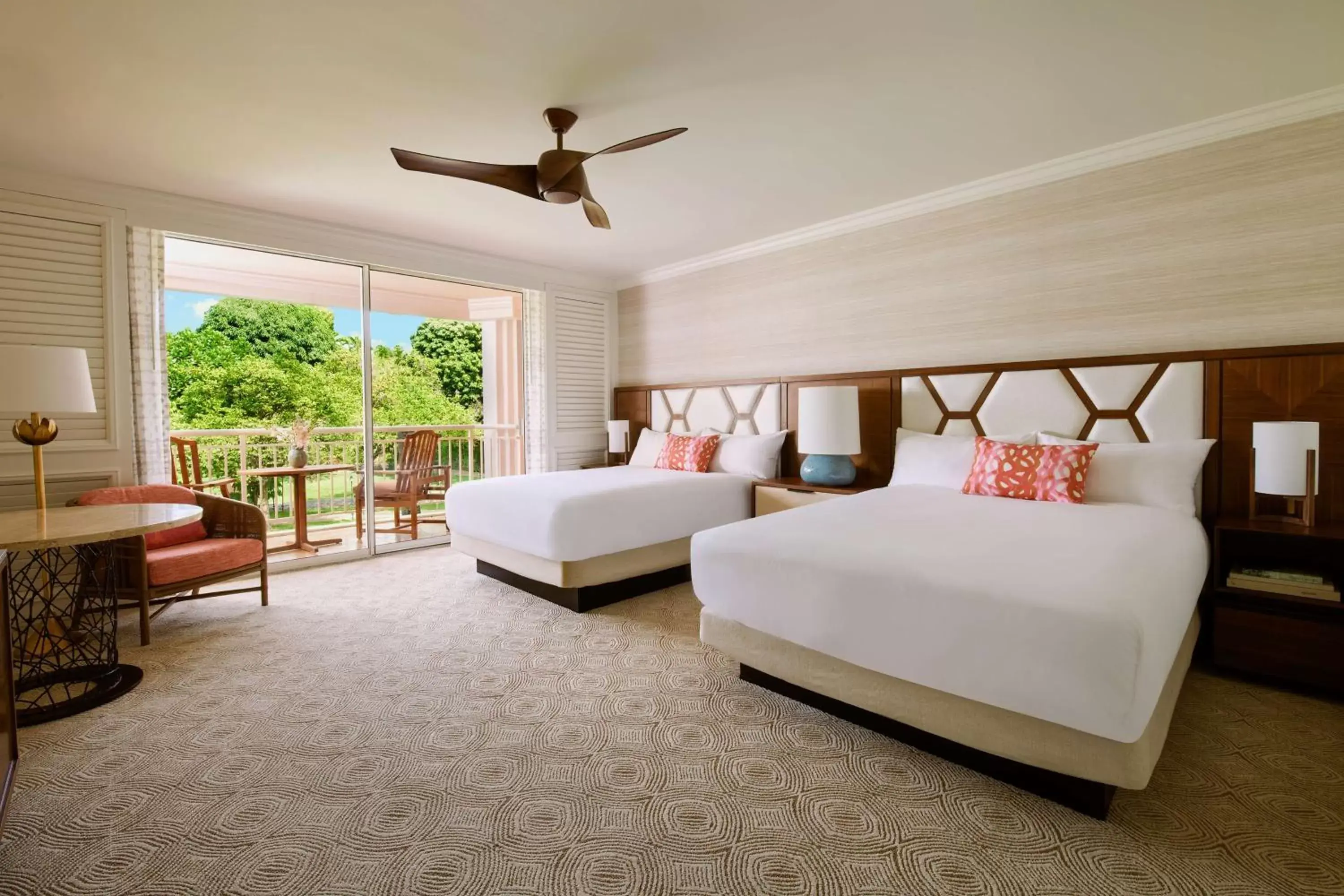 Living room in Grand Wailea Resort Hotel & Spa, A Waldorf Astoria Resort