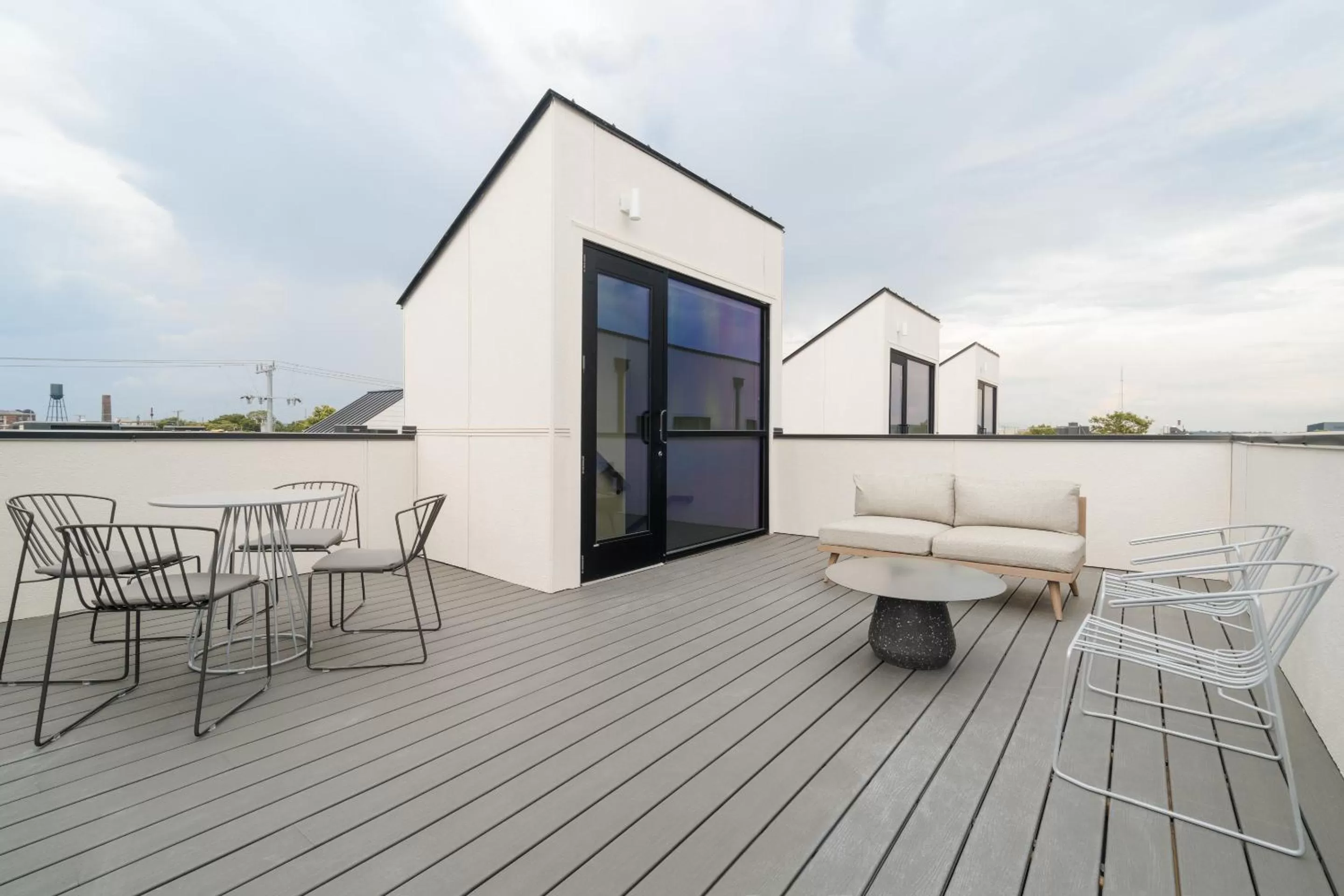 Living room in Sonder The Verse