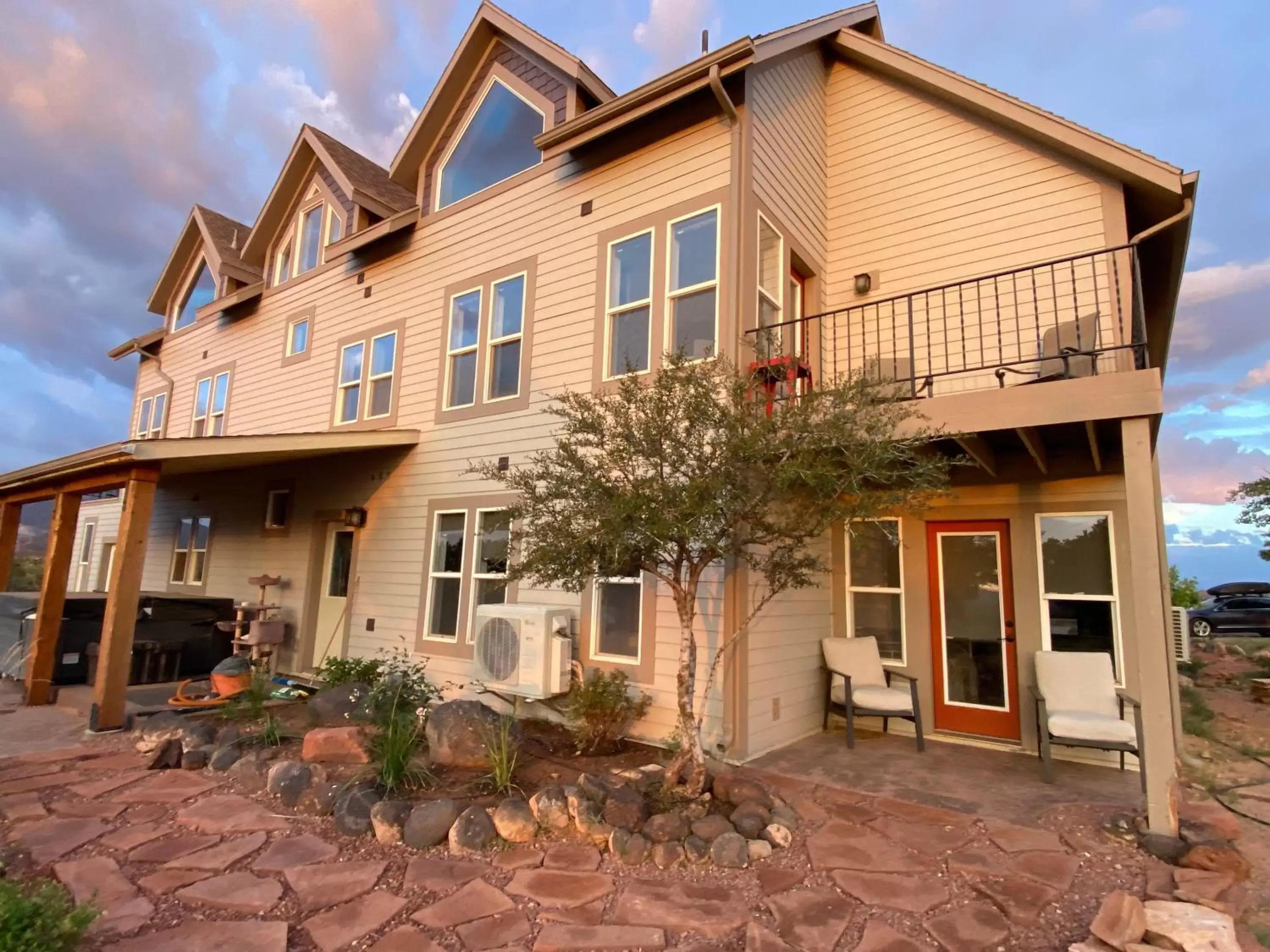 Garden, Property Building in SkyRidge Inn