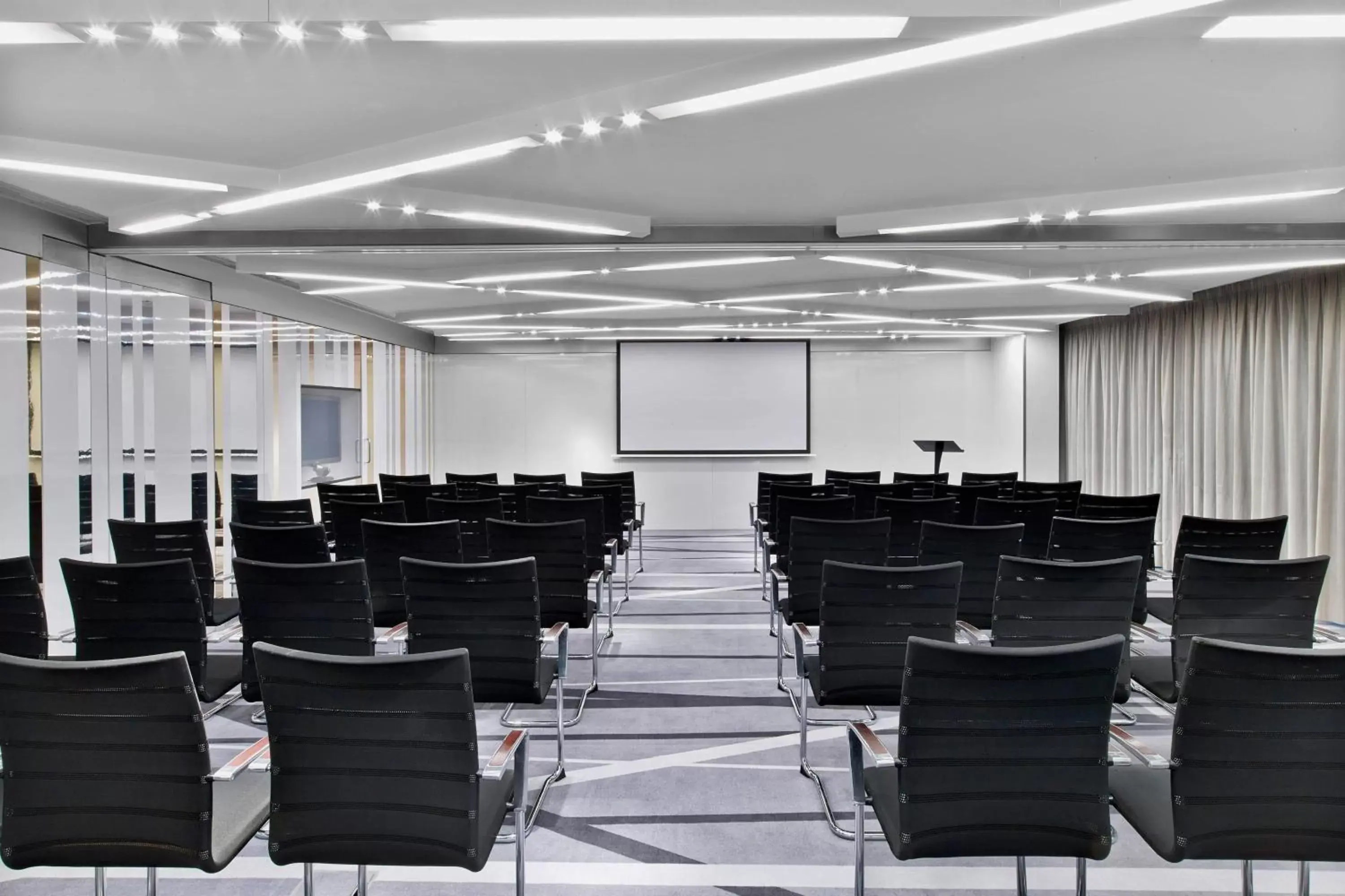 Meeting/conference room in W London