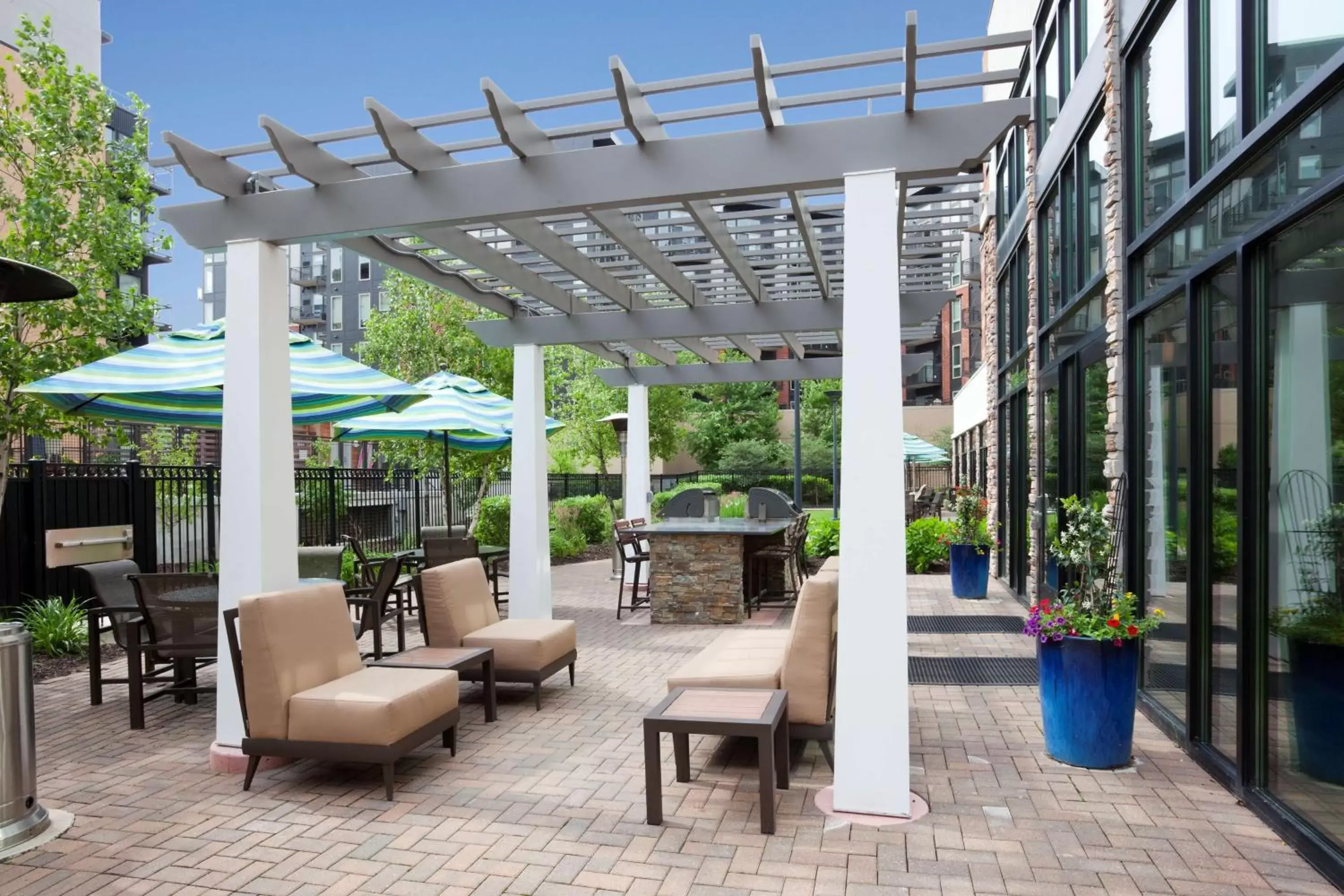 Patio in Homewood Suites by Hilton Minneapolis - Saint Louis Park at West End