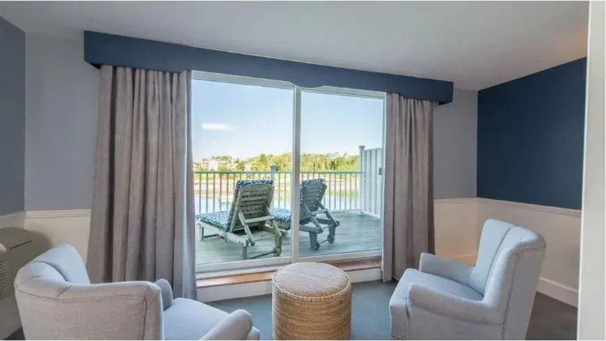 River View King with Porch in Breakwater Inn River View King with Porch in Breakwater Inn