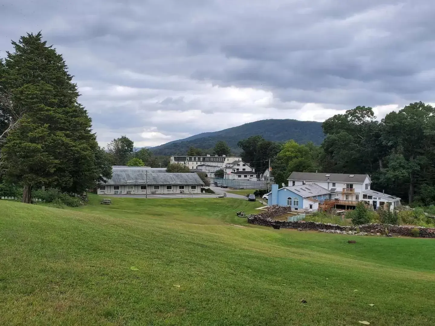 Property Building in Glenwood Inn & Conference Center