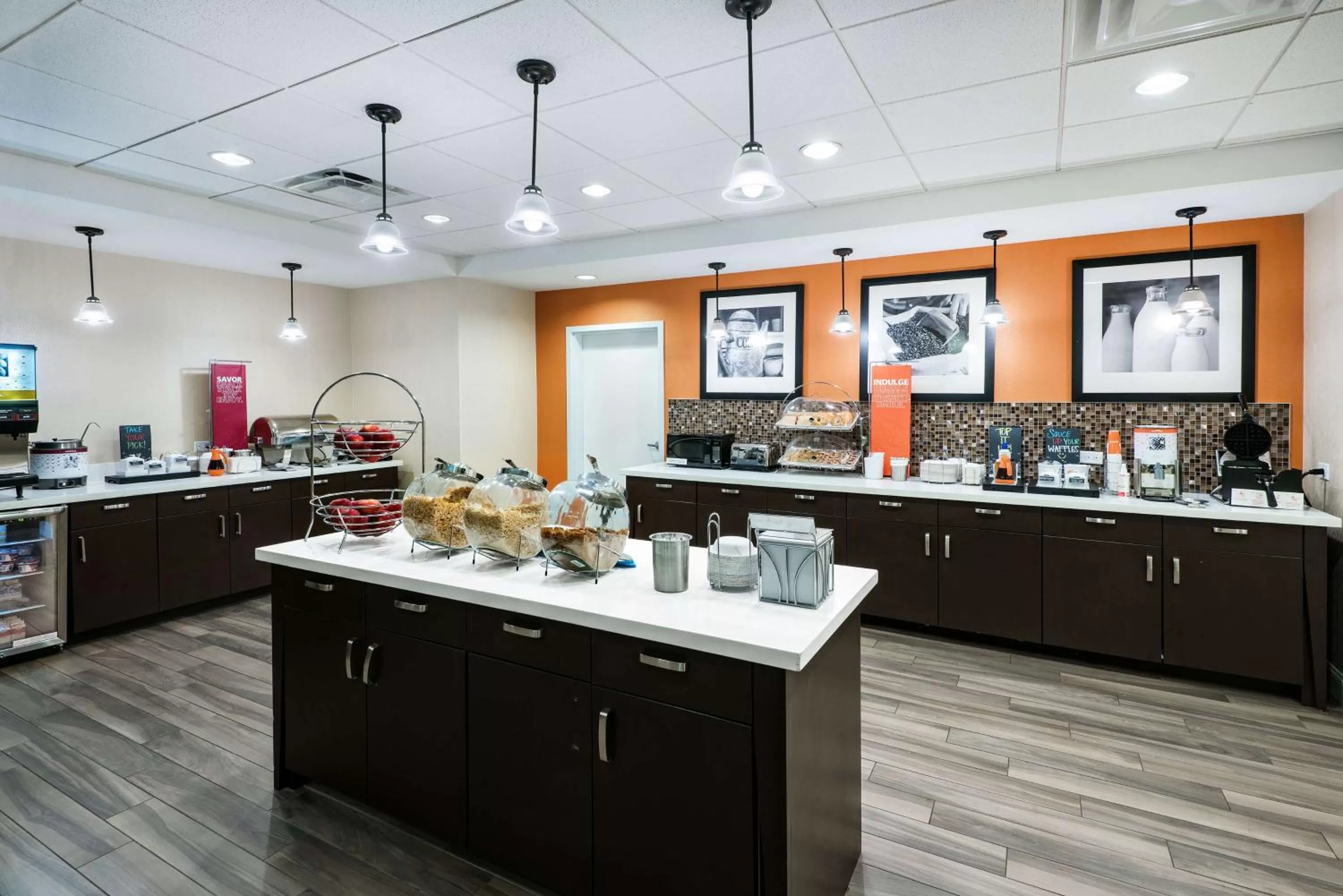 Breakfast in Hampton Inn & Suites San Antonio Brooks City Base, TX