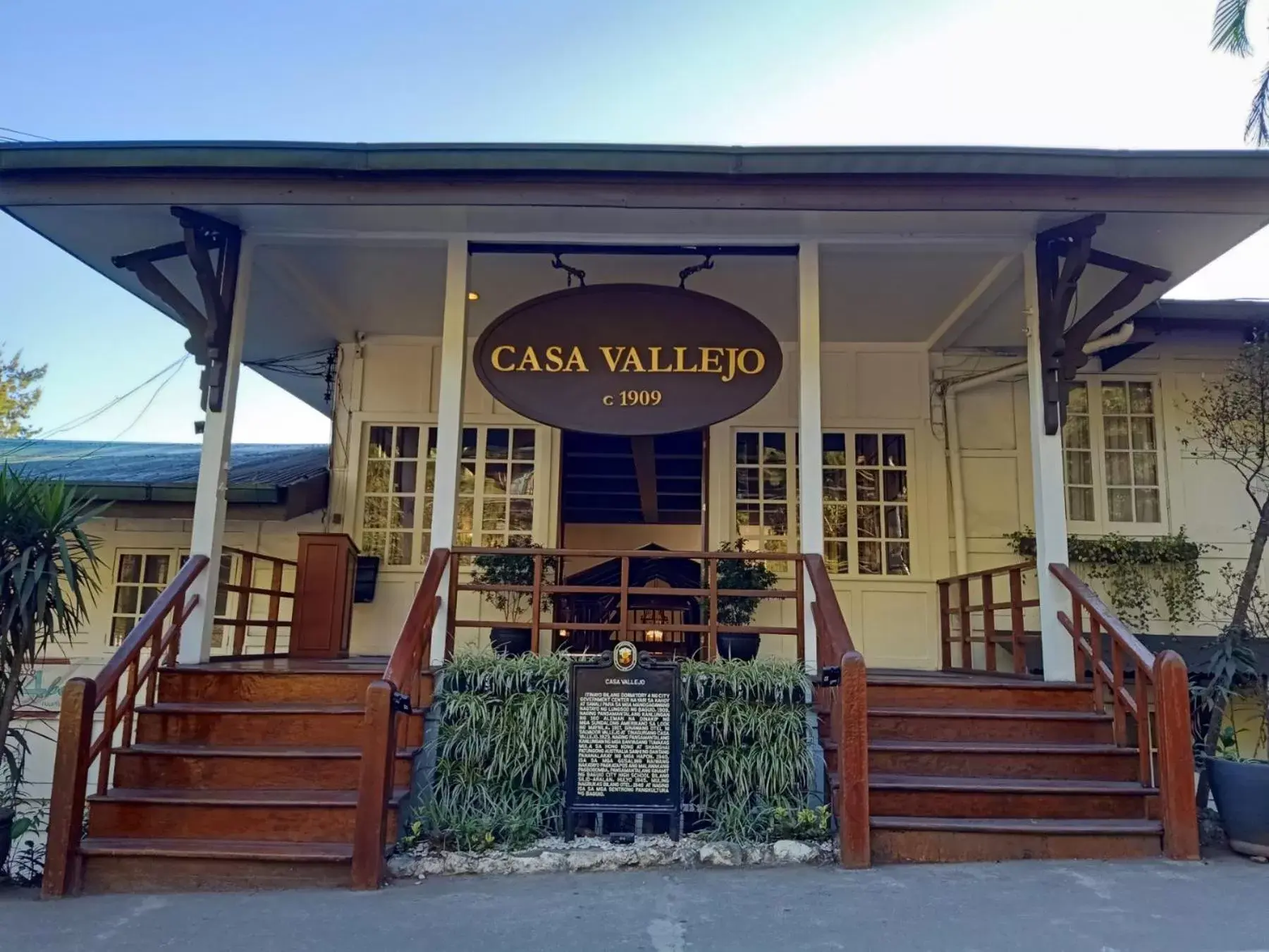 Facade/entrance in Casa Vallejo Hotel Baguio