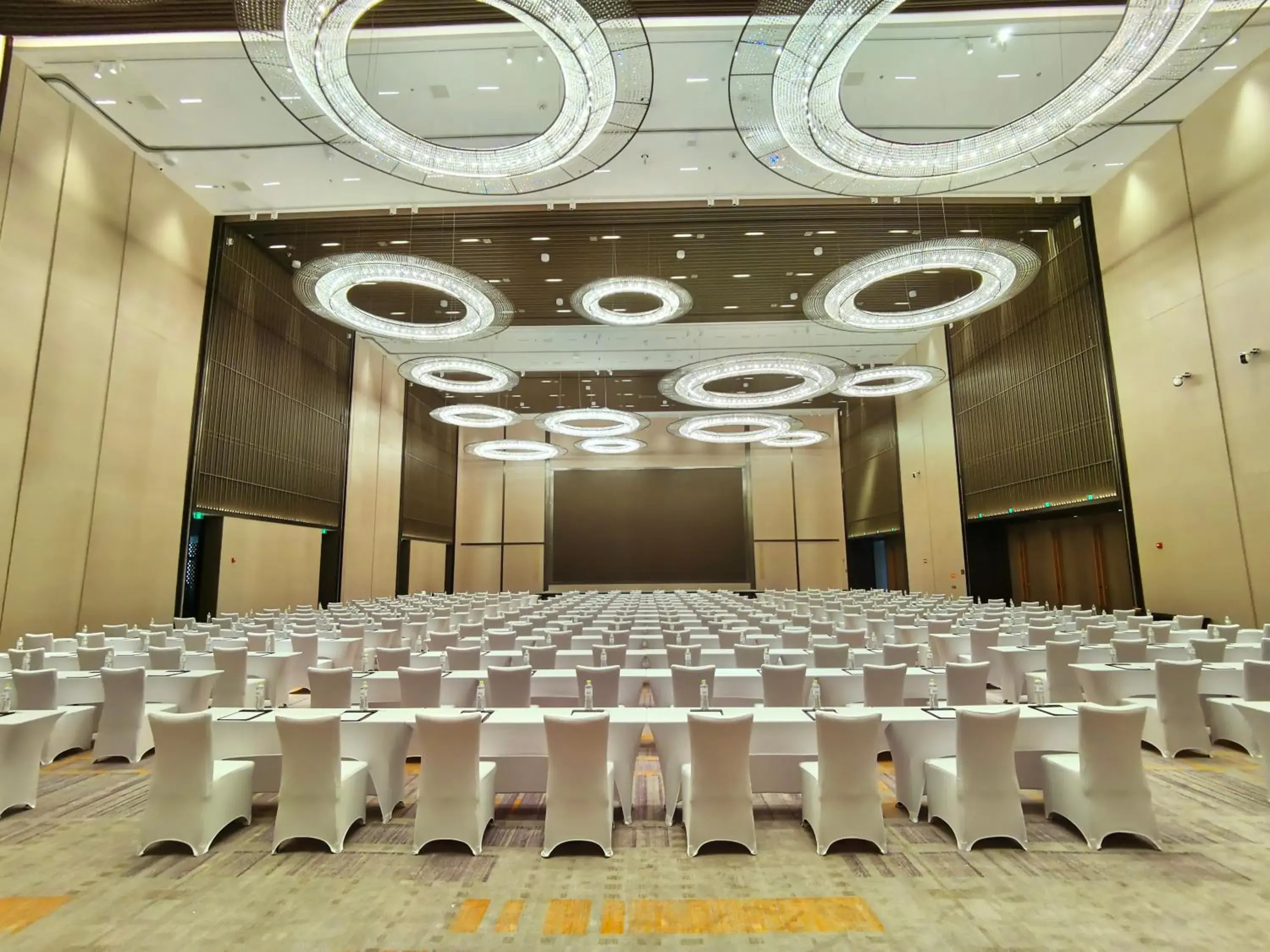 Business facilities, Banquet Facilities in Crowne Plaza Qingdao Jinshui, an IHG Hotel