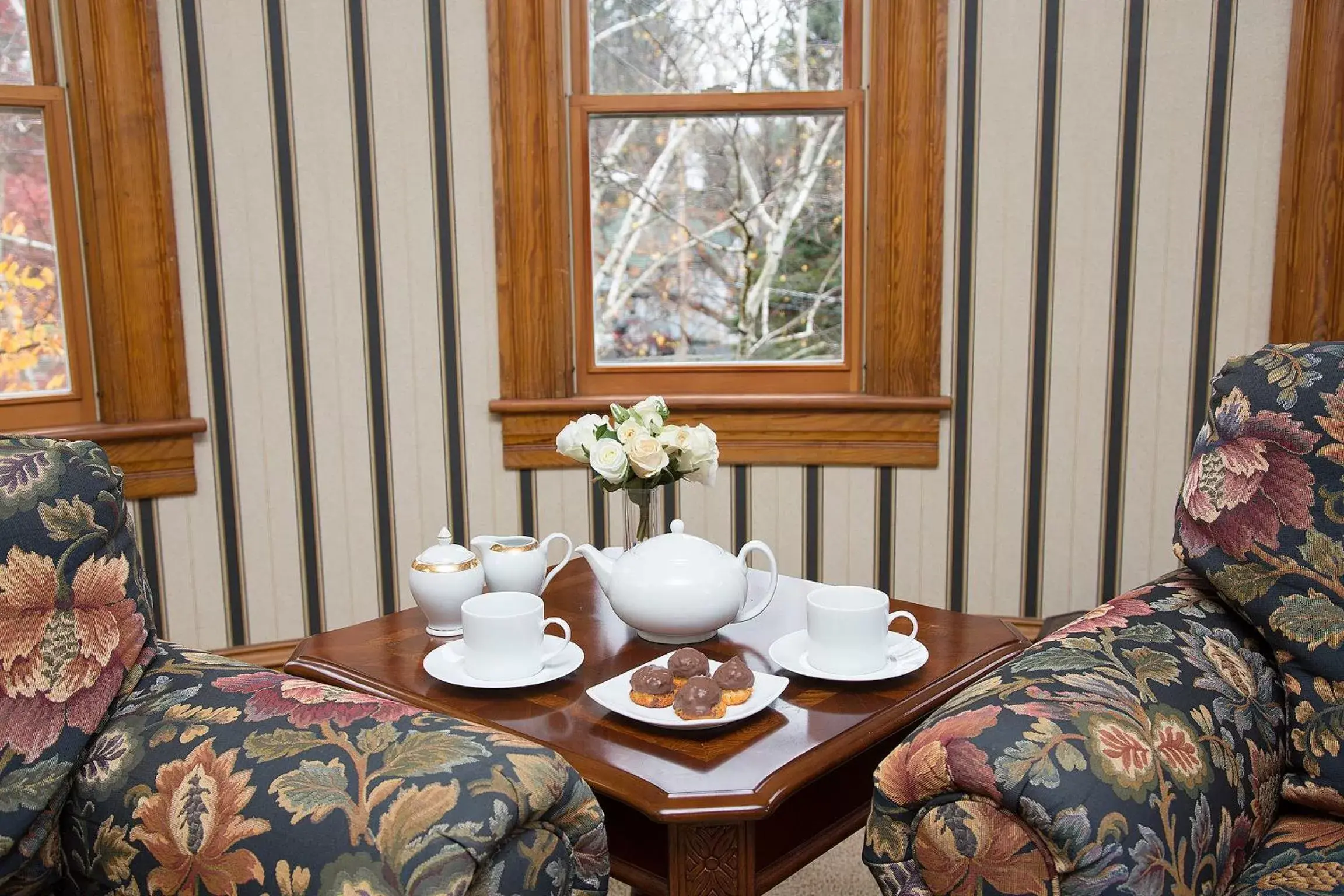 Seating area in Glynn House Inn