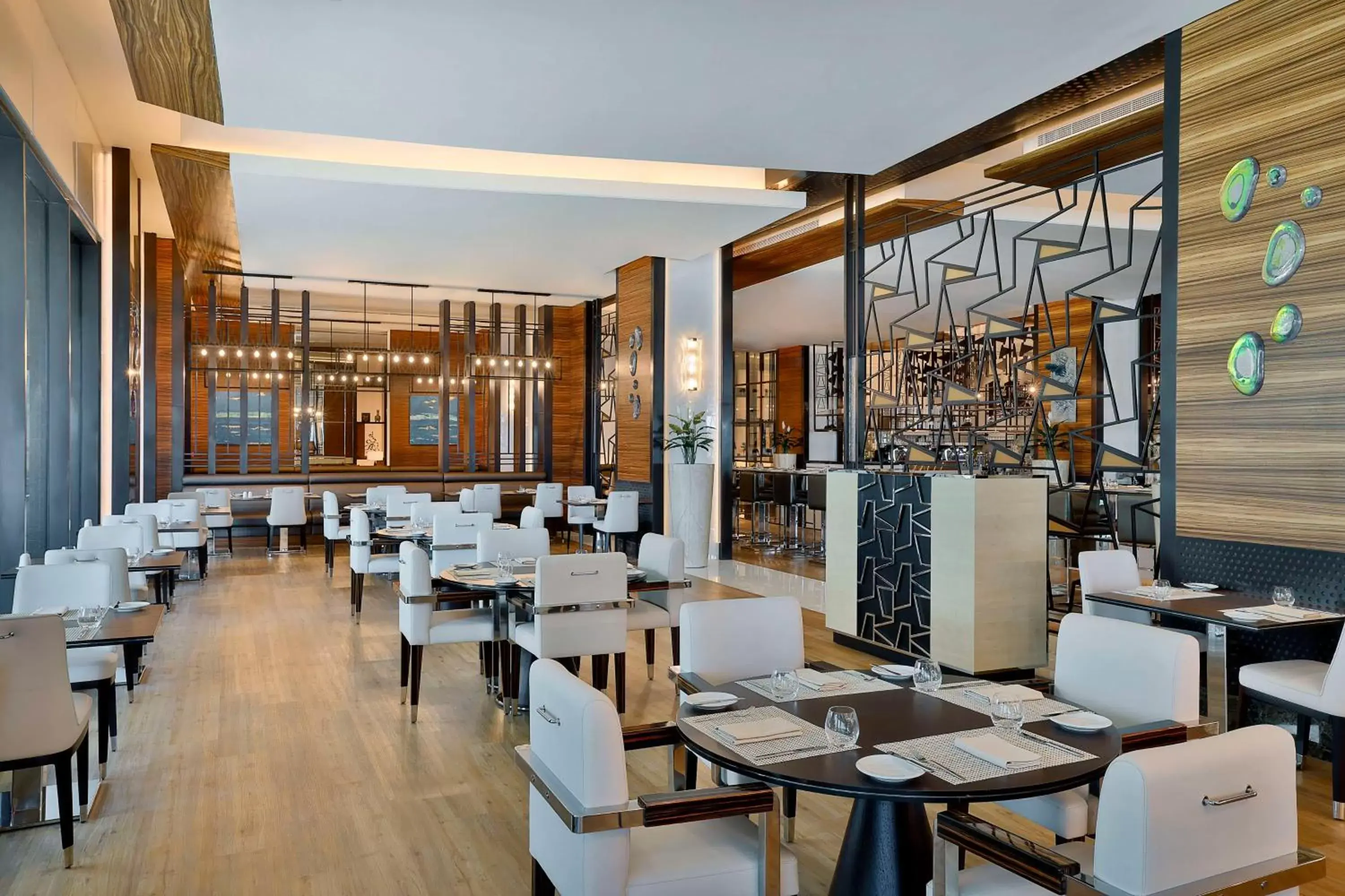Dining area, Restaurant/Places to Eat in Hilton Dubai Palm Jumeirah