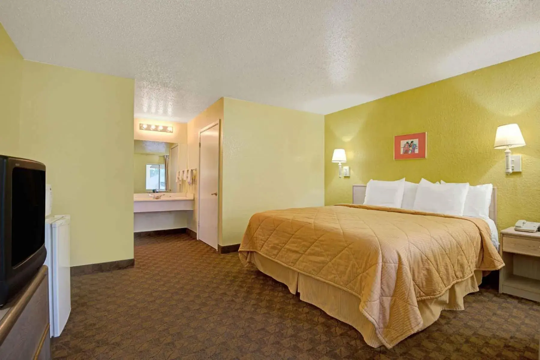 Bedroom, Bed in White Rock Inn