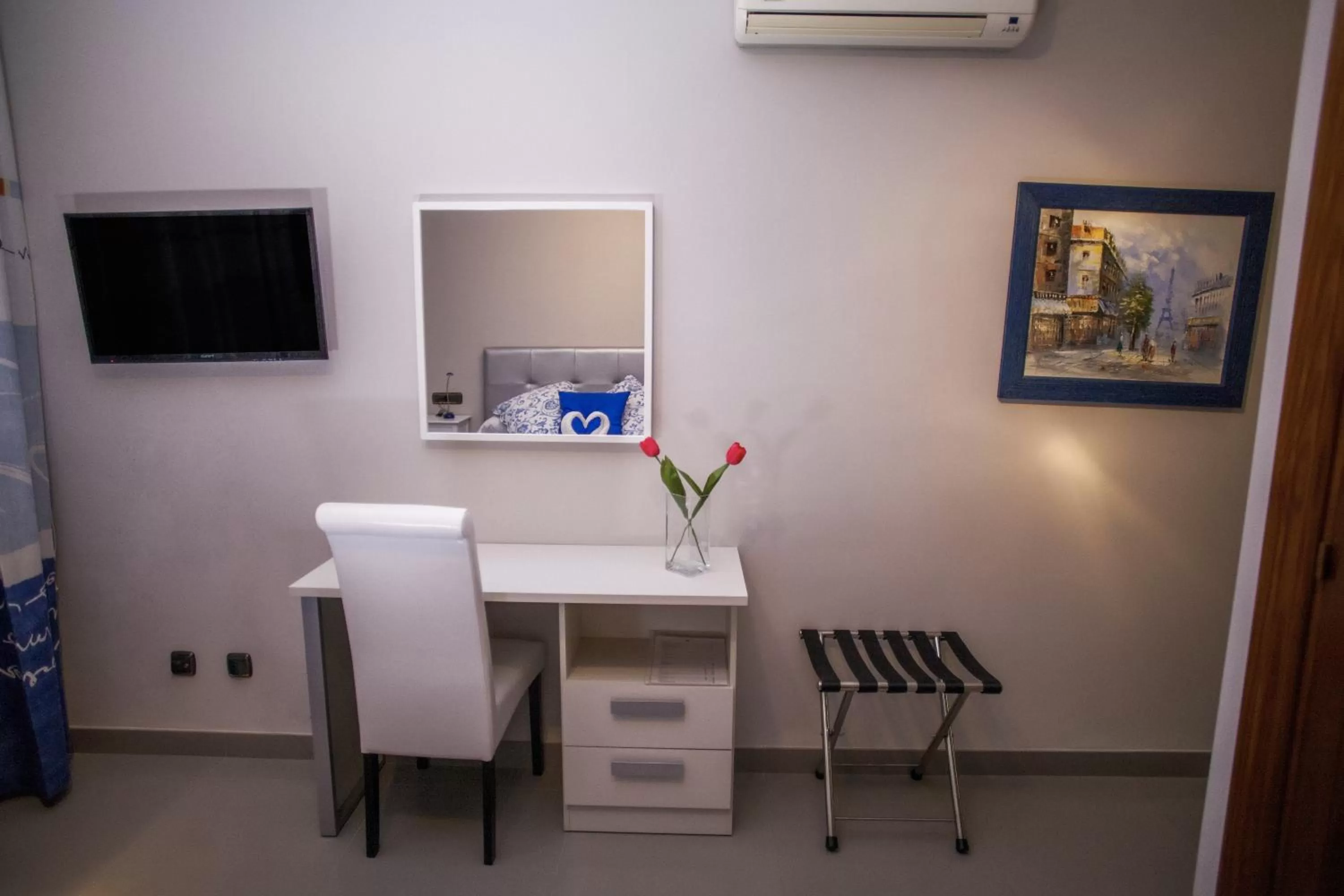 Photo of the whole room in Hotel Bajamar Centro