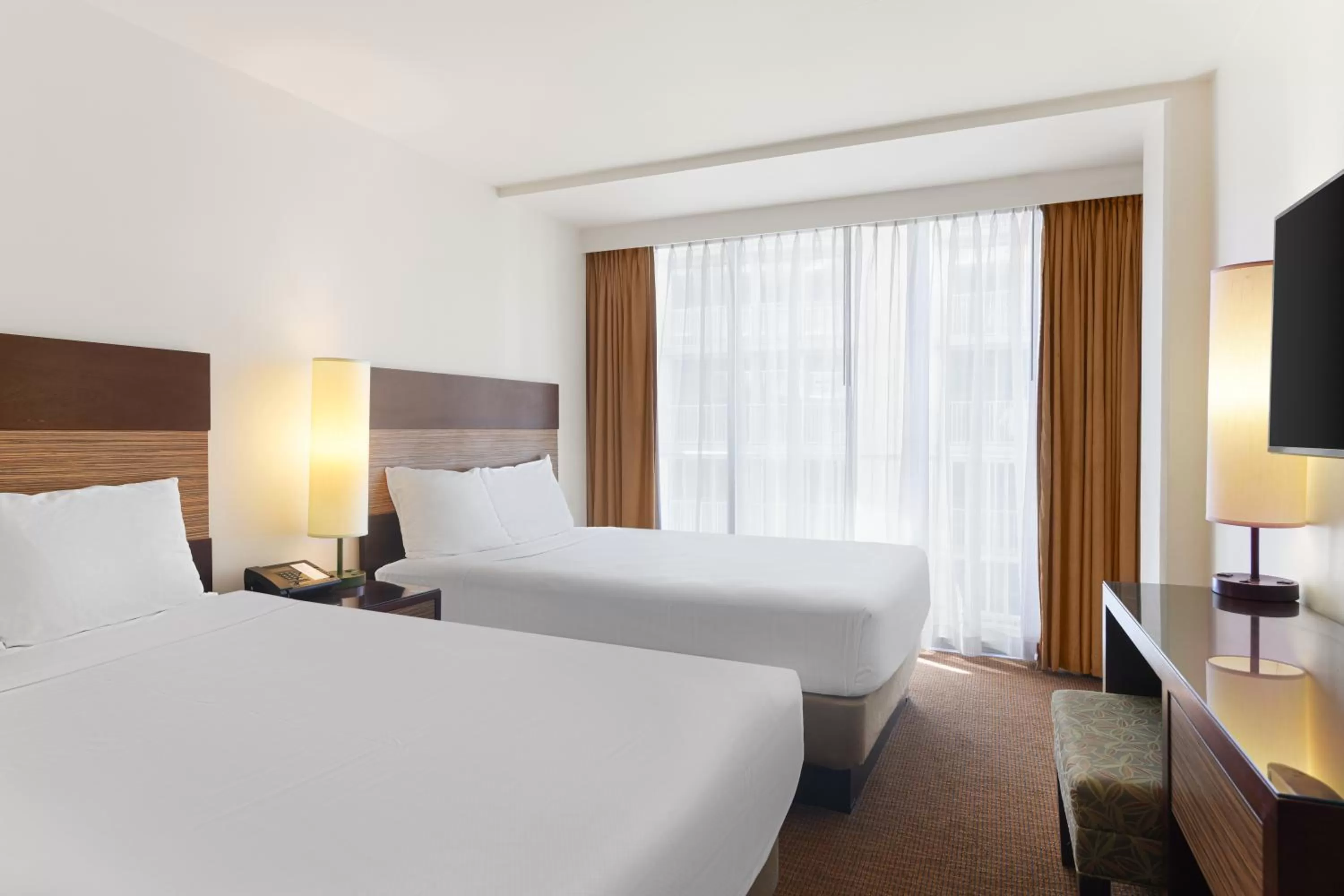 Bed in Park Shore Waikiki