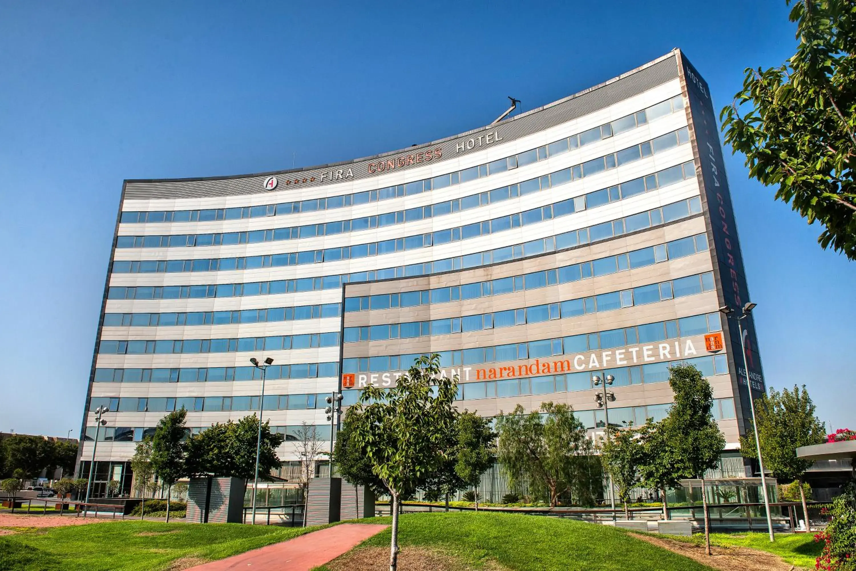 Property building in Alexandre Fira Congress Property building in Alexandre Fira Congress