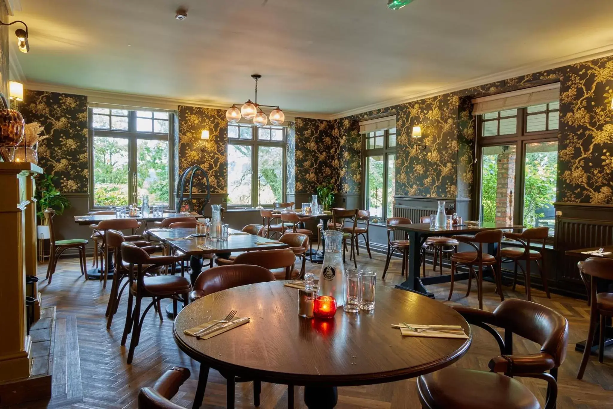 Restaurant/Places to Eat in The Ribchester Arms