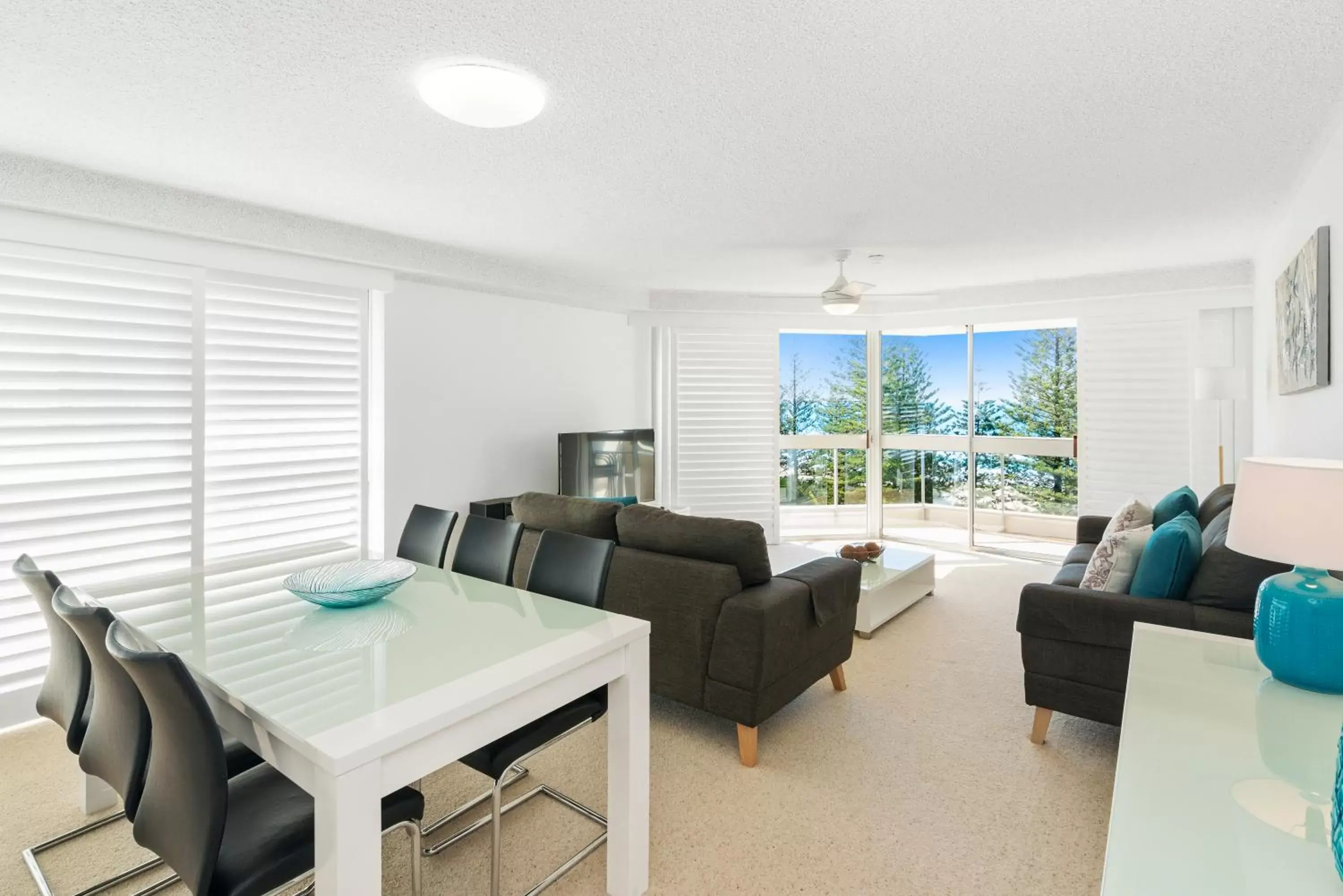 Living room, Seating Area in Solnamara Beachfront Apartments