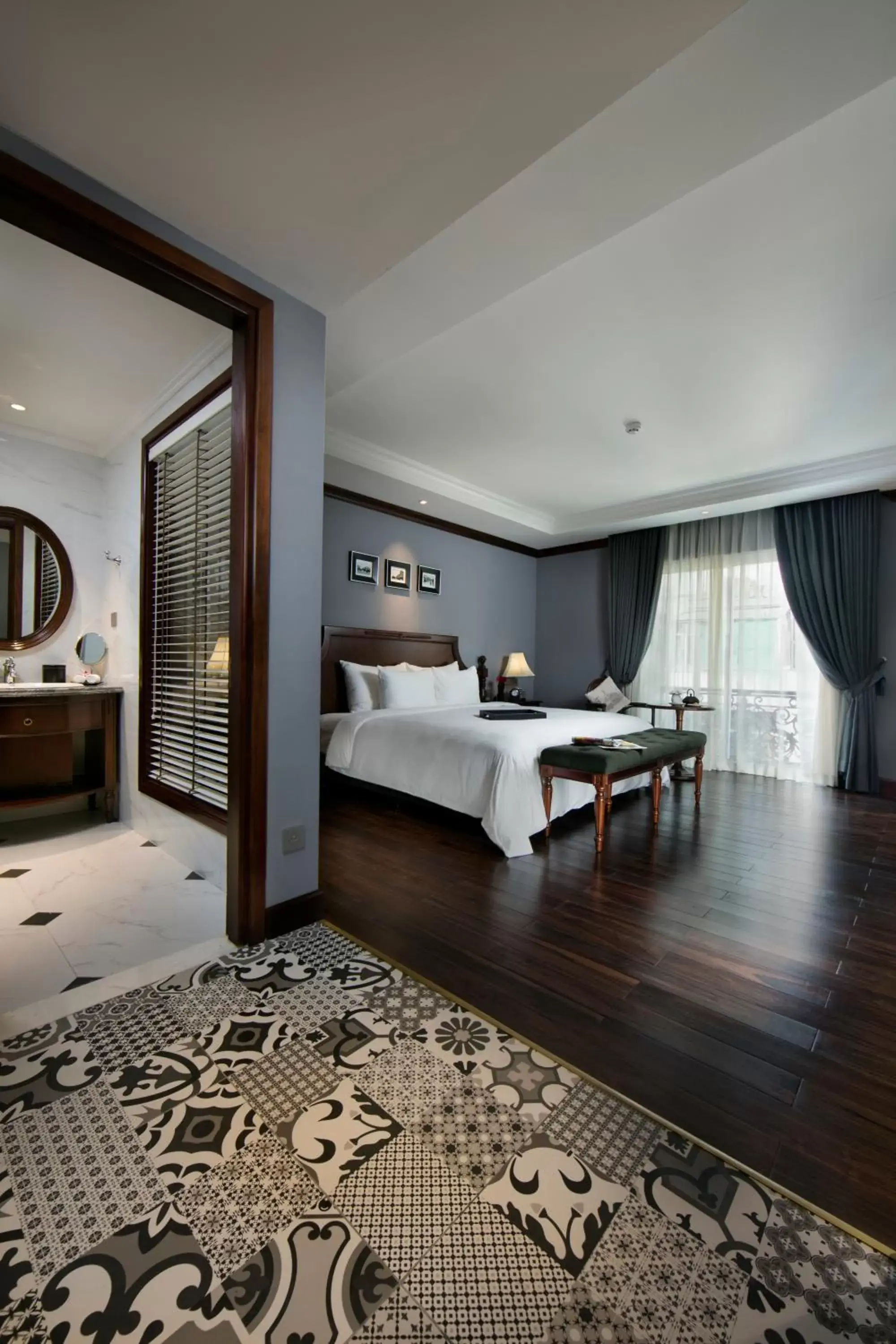 Toilet, Bed in La Sinfonía Majesty Hotel and Spa Toilet, Bed in La Sinfonía Majesty Hotel and Spa