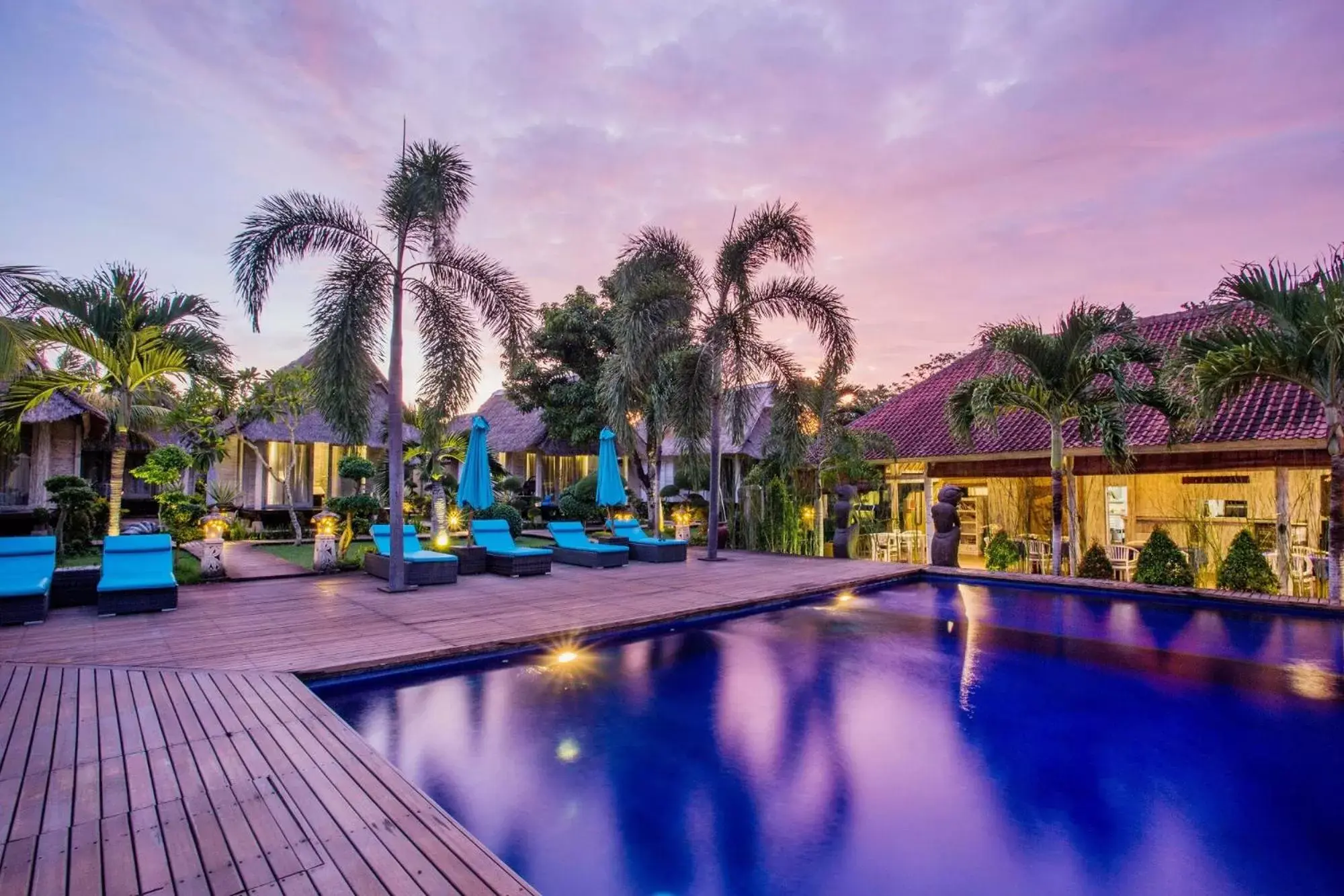 Swimming Pool in Bay Shore Huts