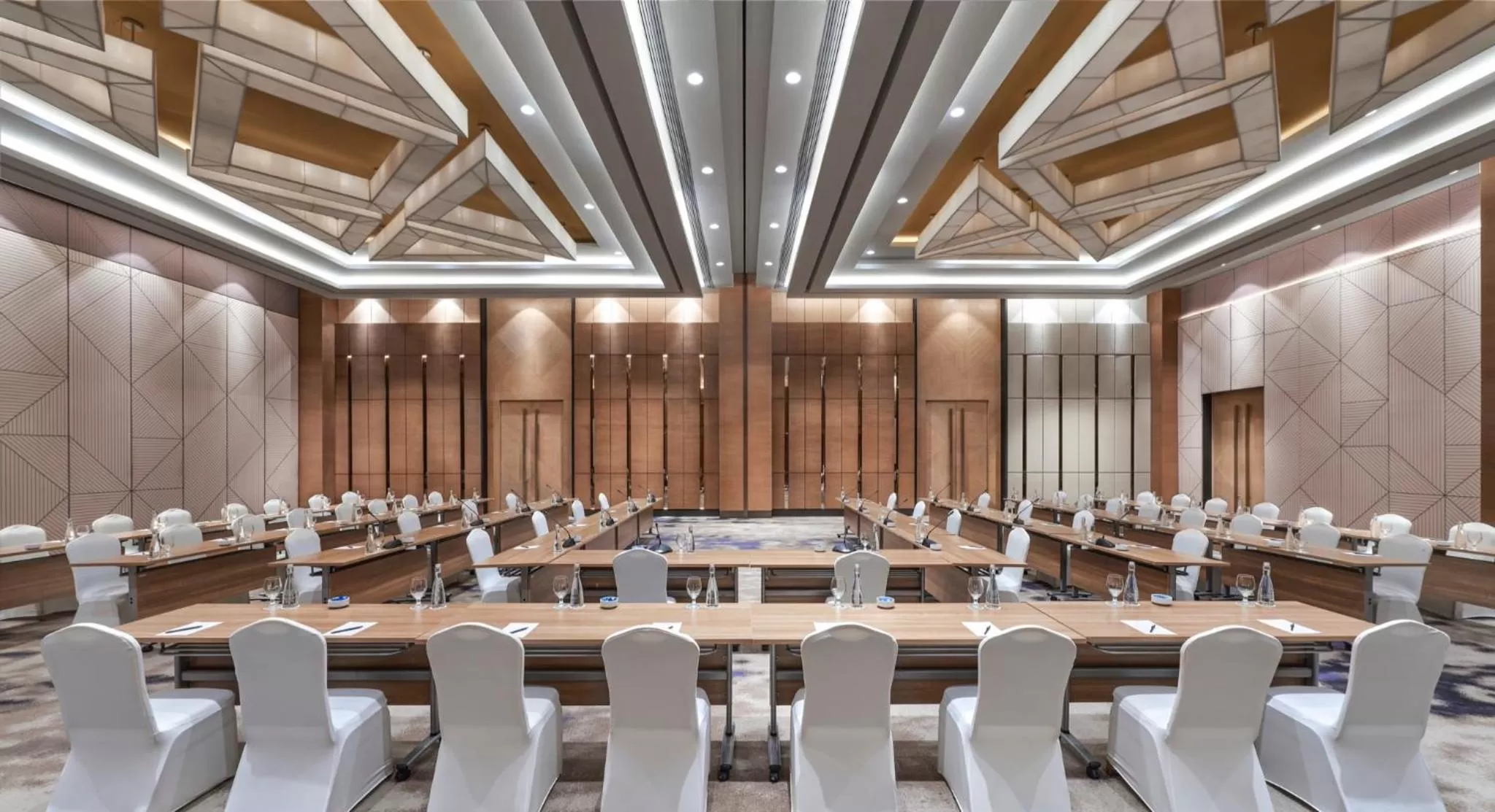 Meeting/conference room in Mangkuluhur ARTOTEL SUITES