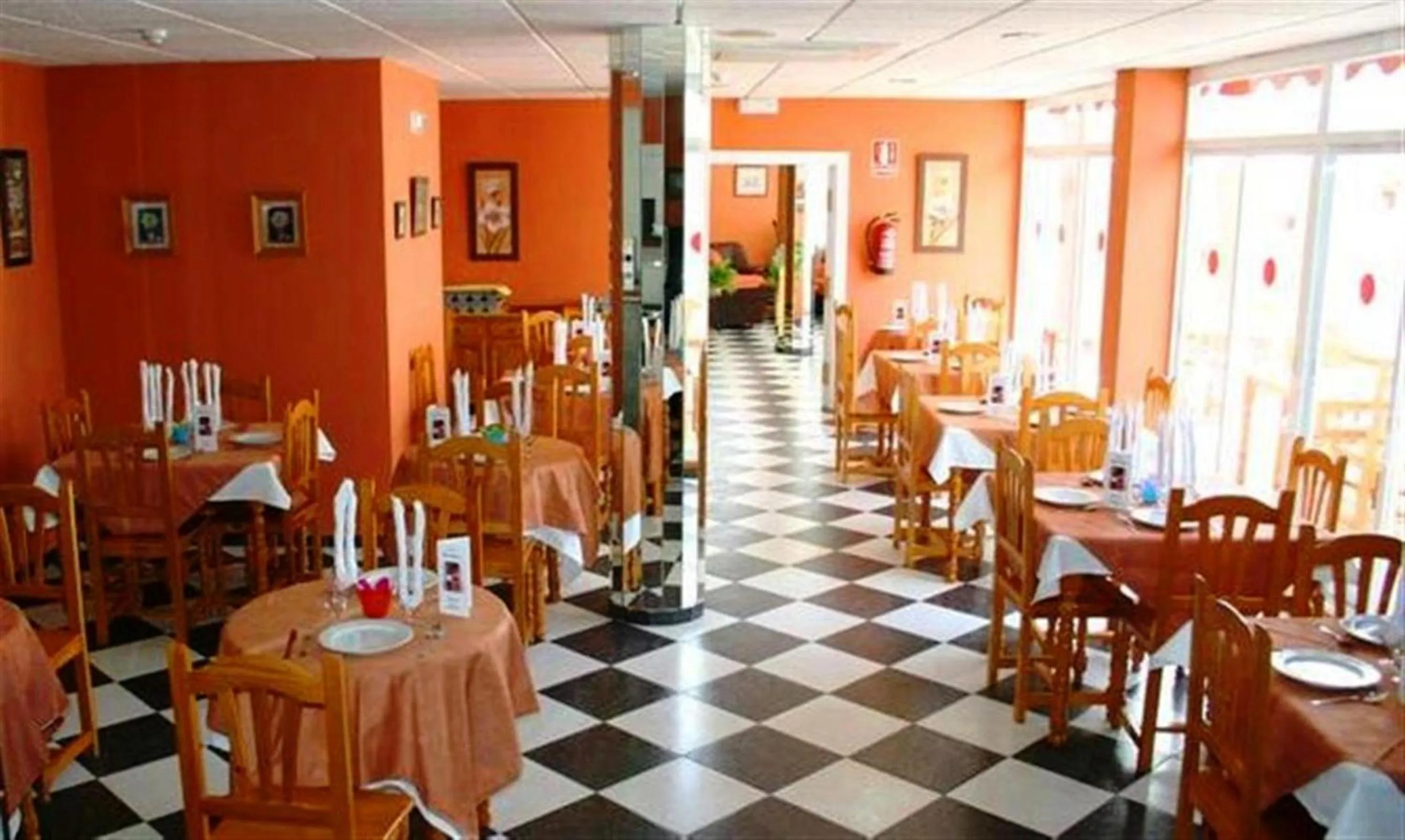 Restaurant/places to eat in Hotel Betania