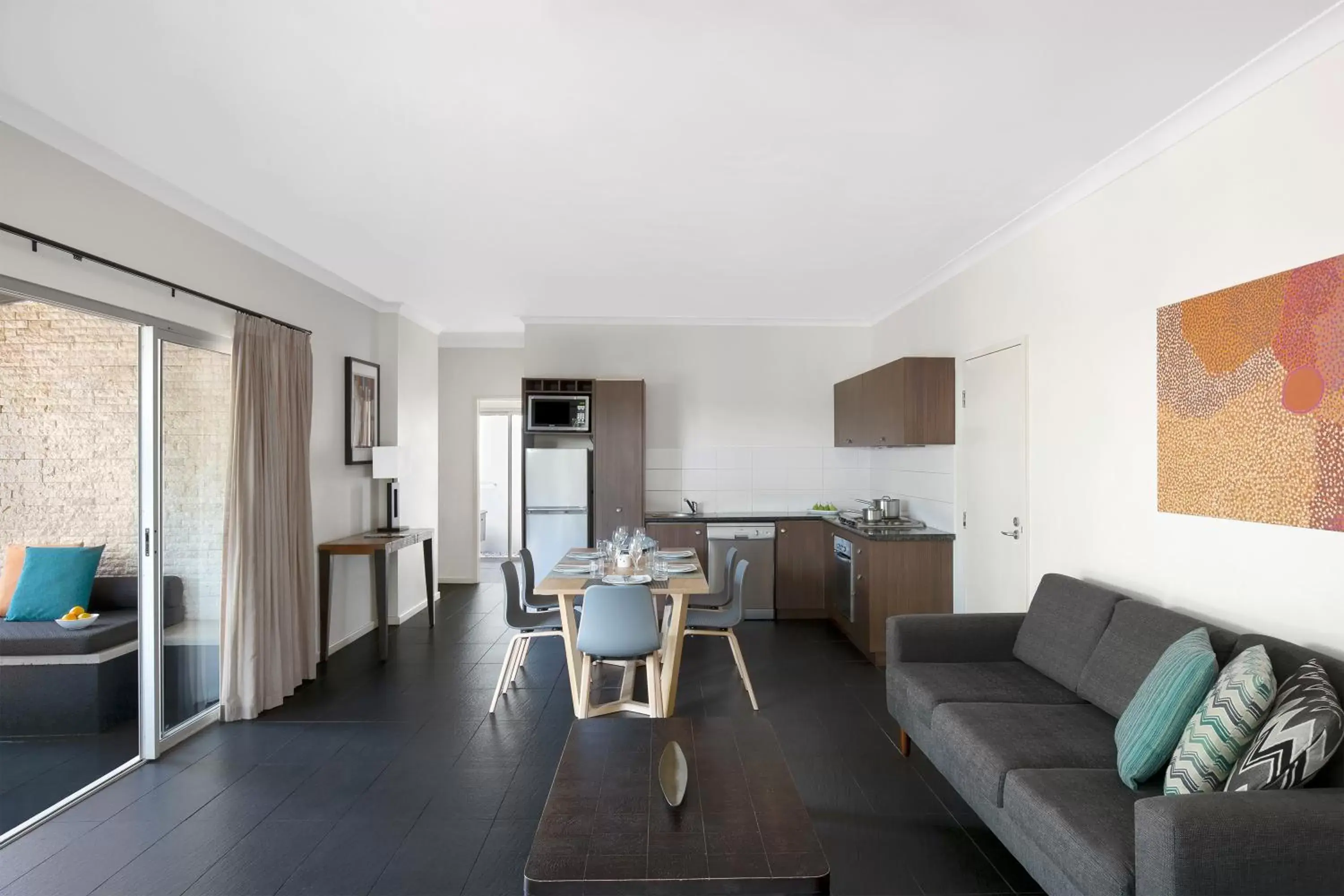 Two-Bedroom Apartment in Mantra Frangipani Broome Two-Bedroom Apartment in Mantra Frangipani Broome