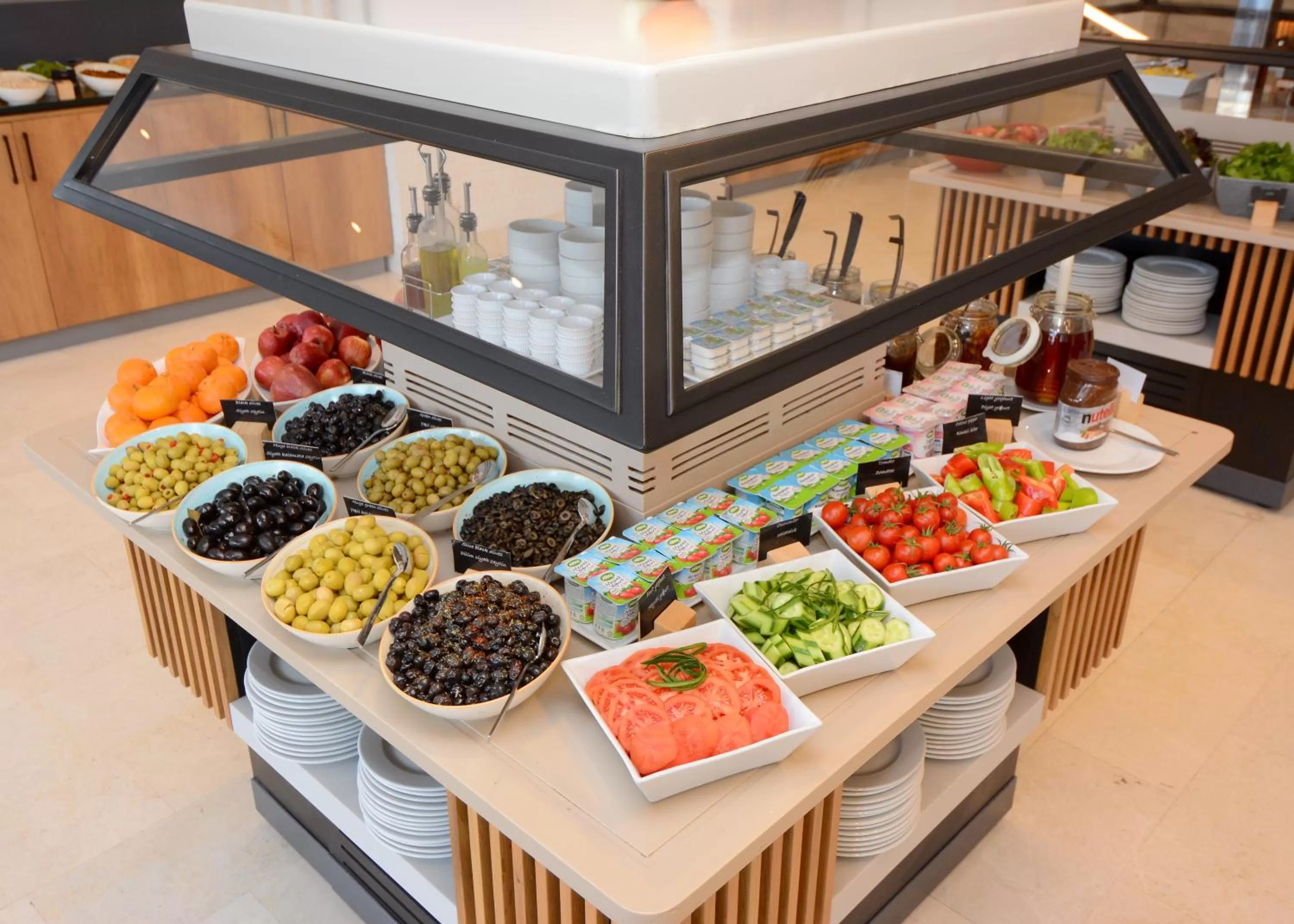 Restaurant/places to eat in Holiday Inn Istanbul City by IHG