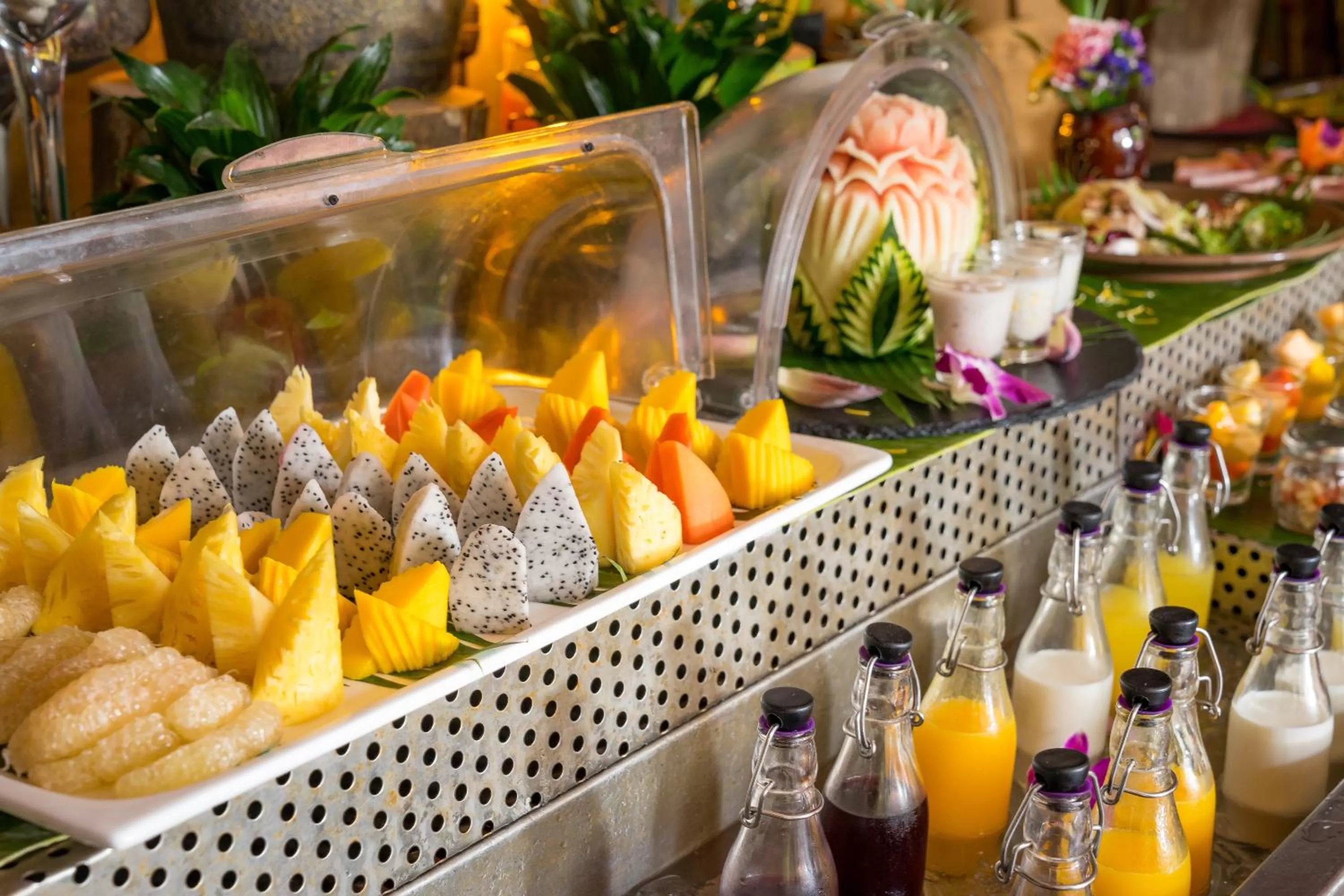 Restaurant/places to eat in Golden Temple Residence