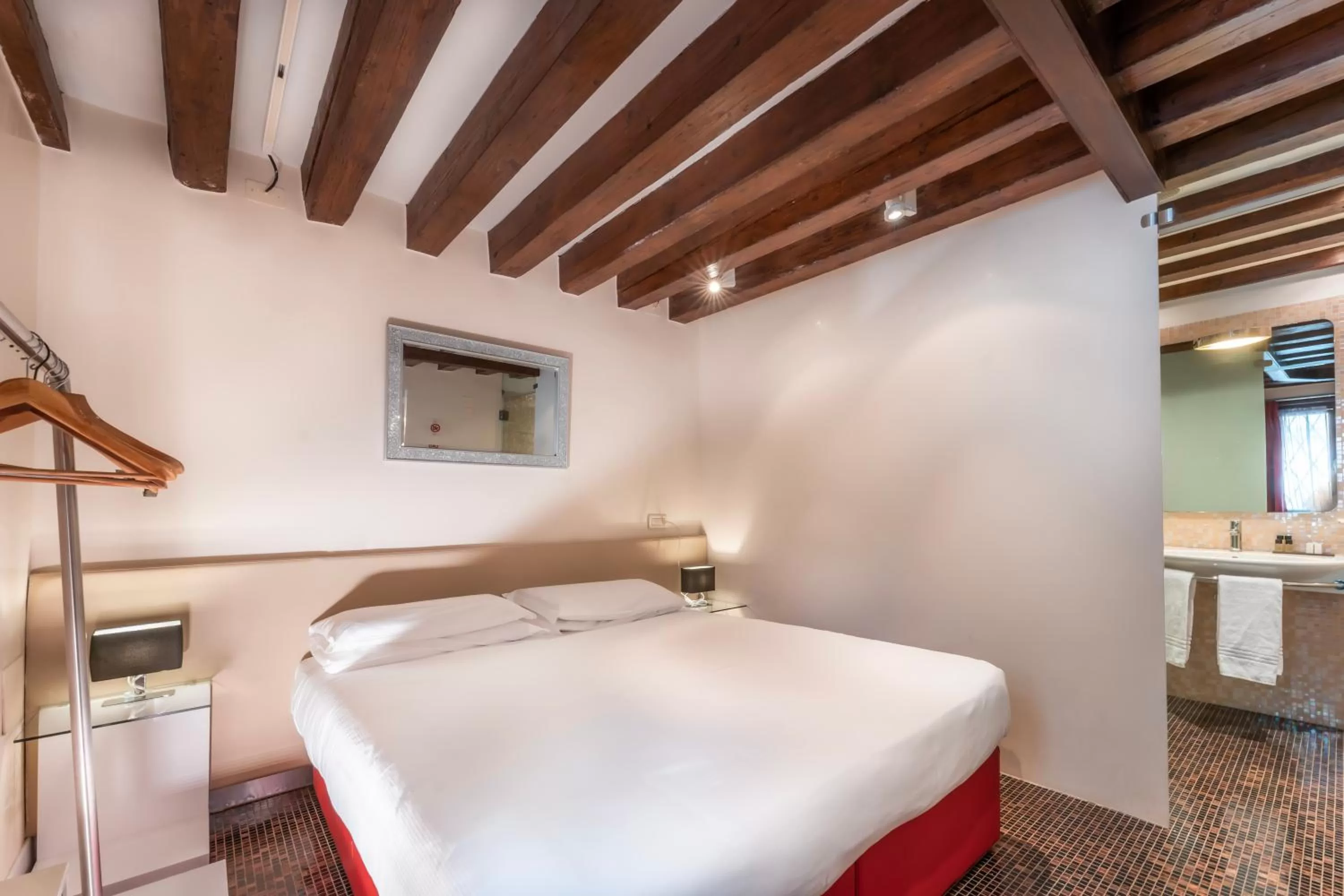 Bedroom, Bed in Sogno di Giulietta e Romeo