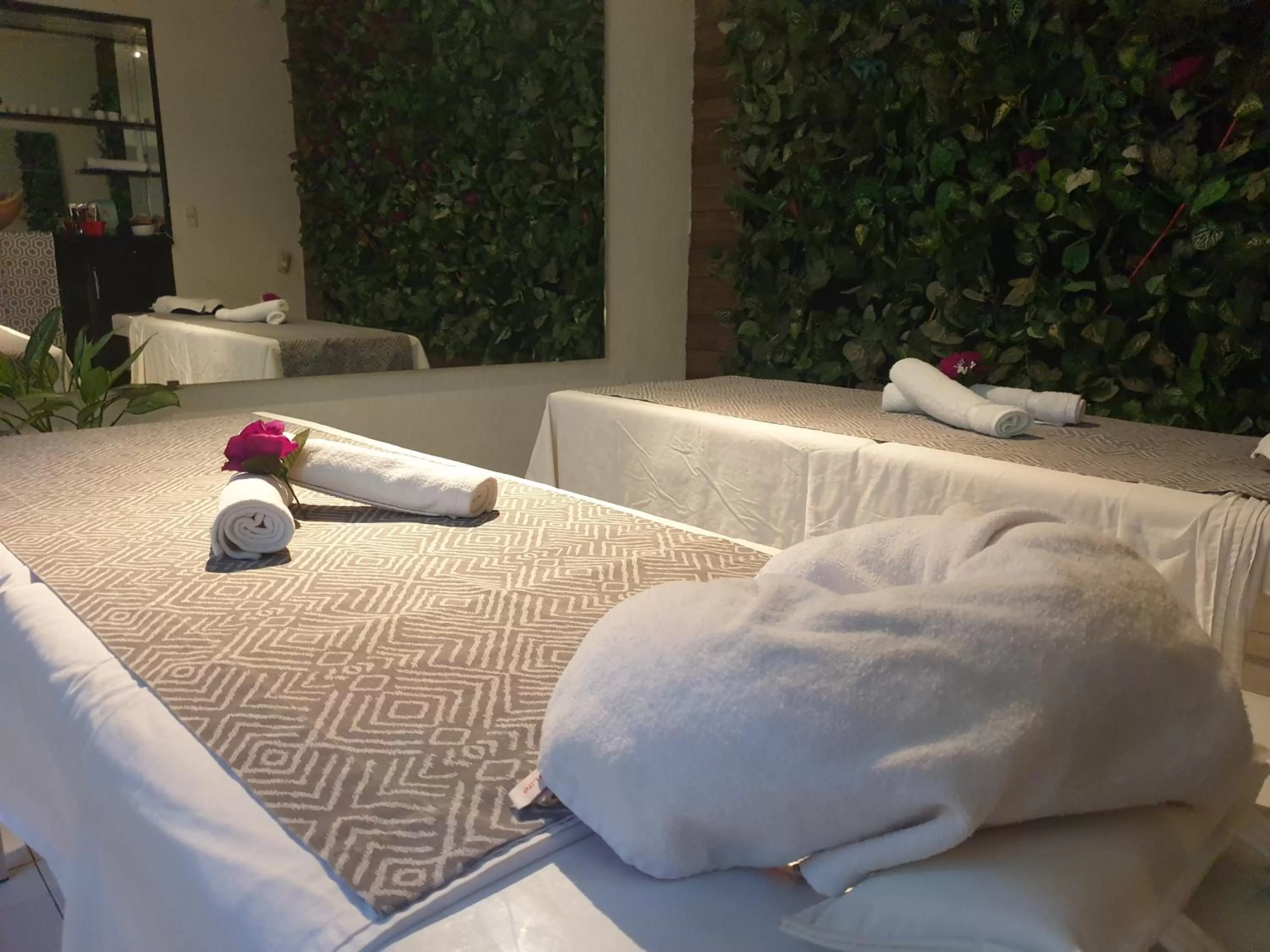 Property building, Bed in Vf Hotel