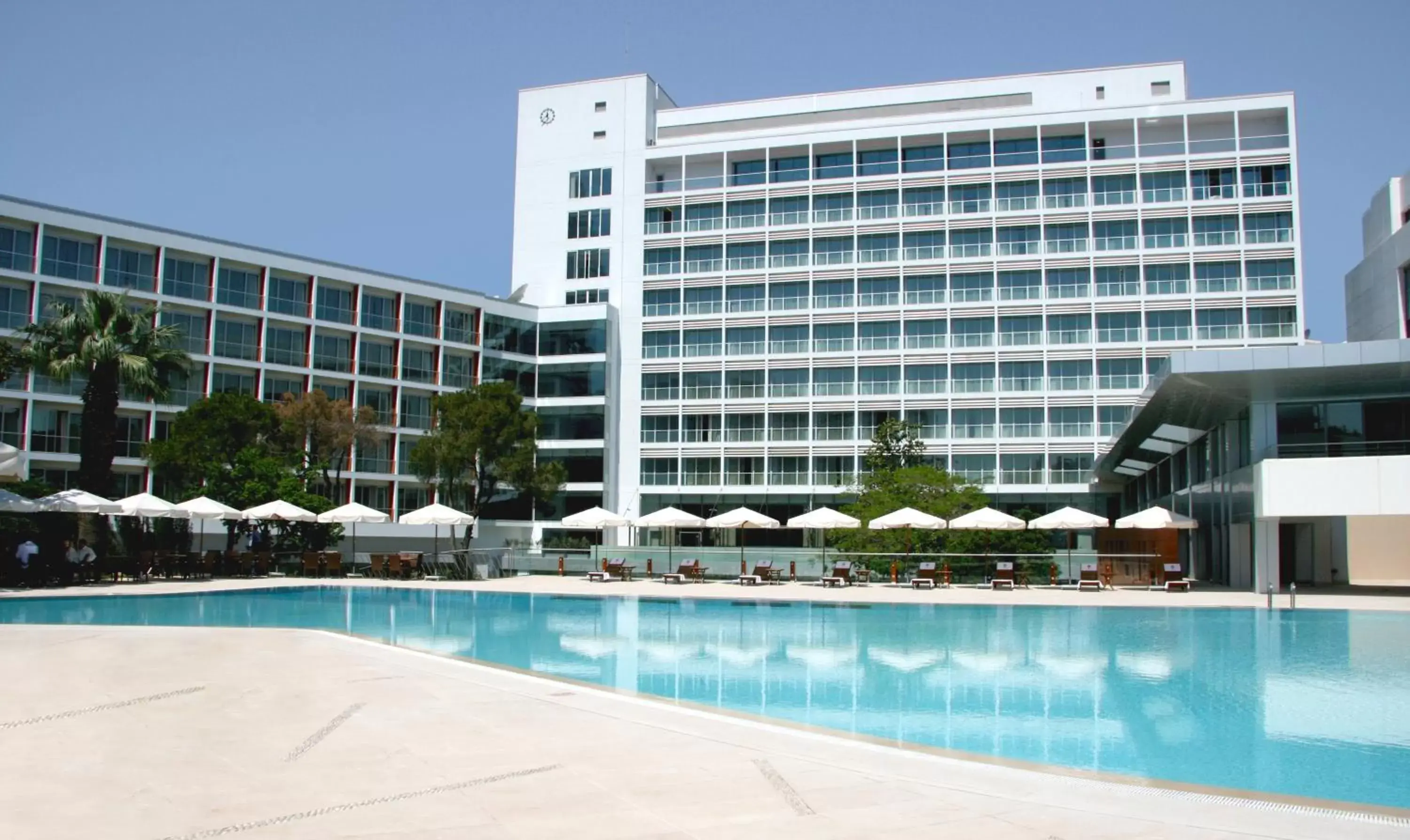 Swimming pool, Property Building in Swissotel Buyuk Efes Izmir