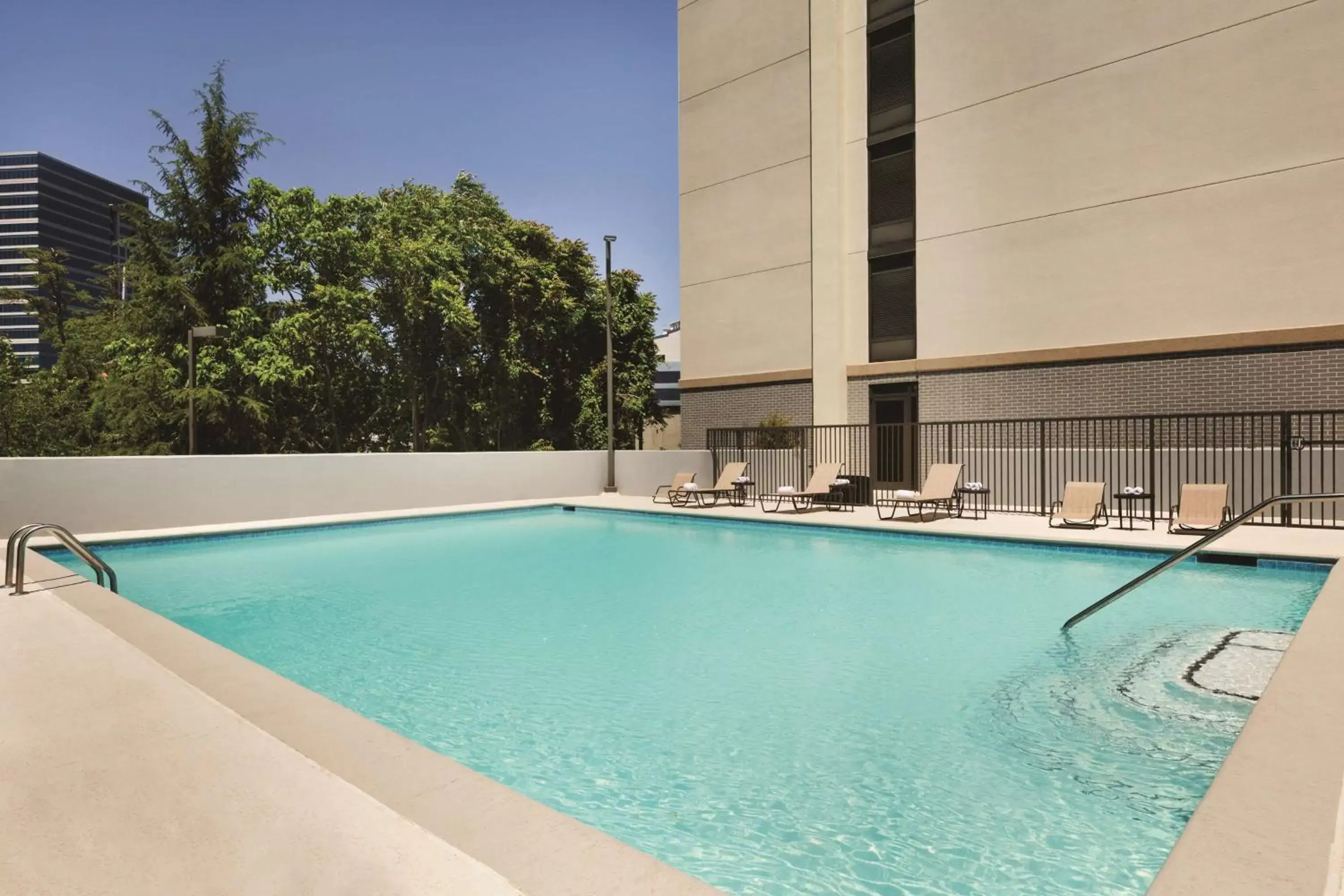 Property building, Swimming Pool in Hampton Inn Atlanta-Buckhead