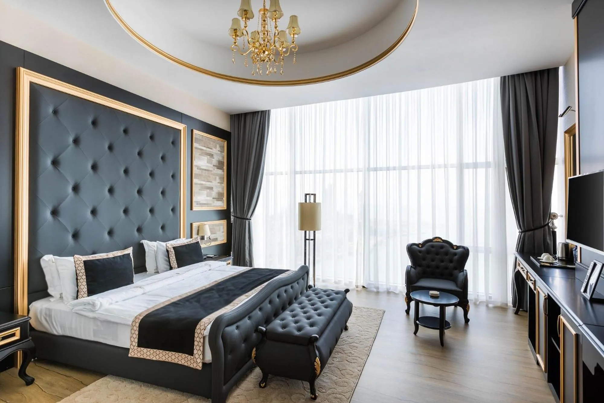 Bed in JRW Welmond Hotel