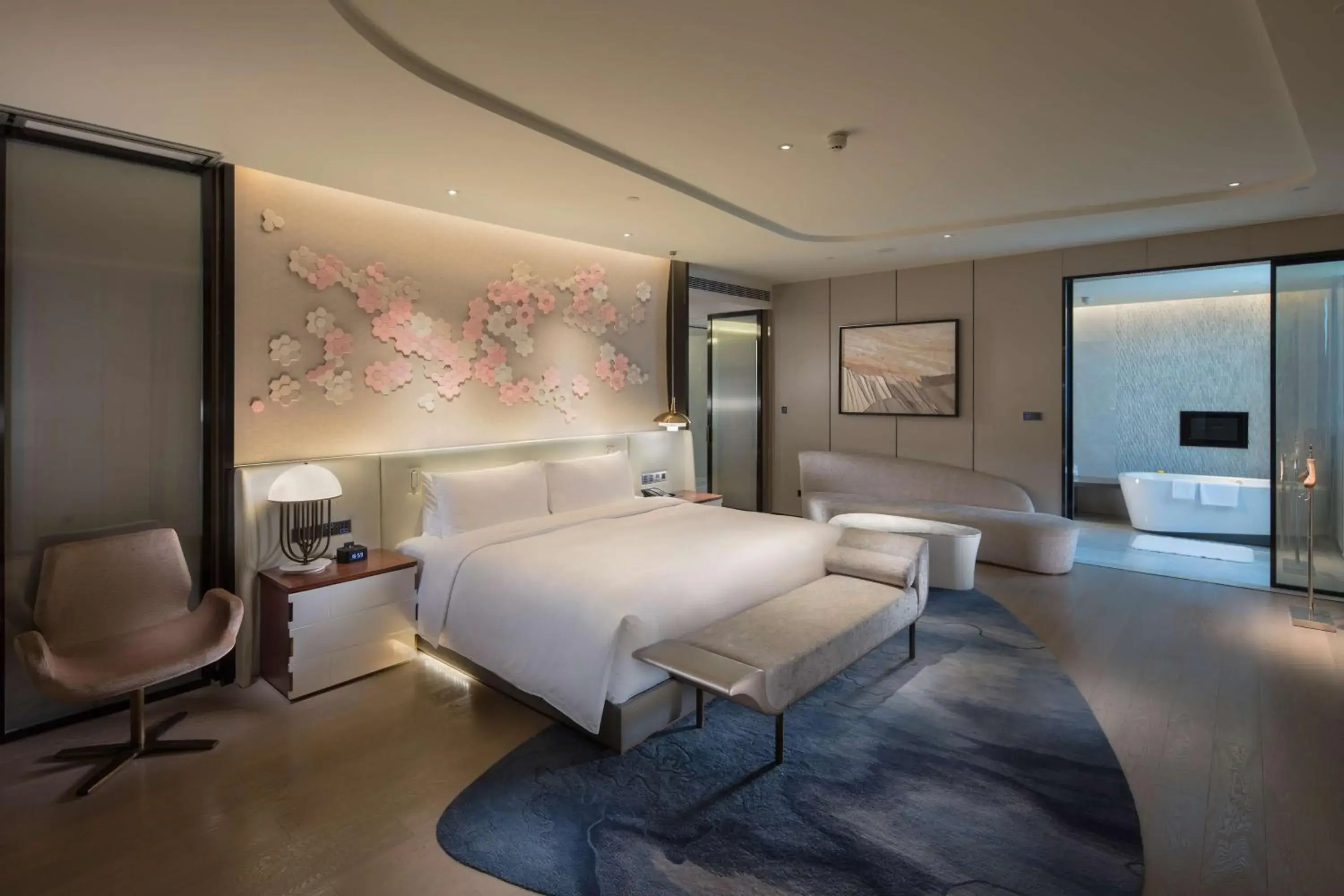 Bathroom, Bed in Hilton Quanzhou Riverside Bathroom, Bed in Hilton Quanzhou Riverside