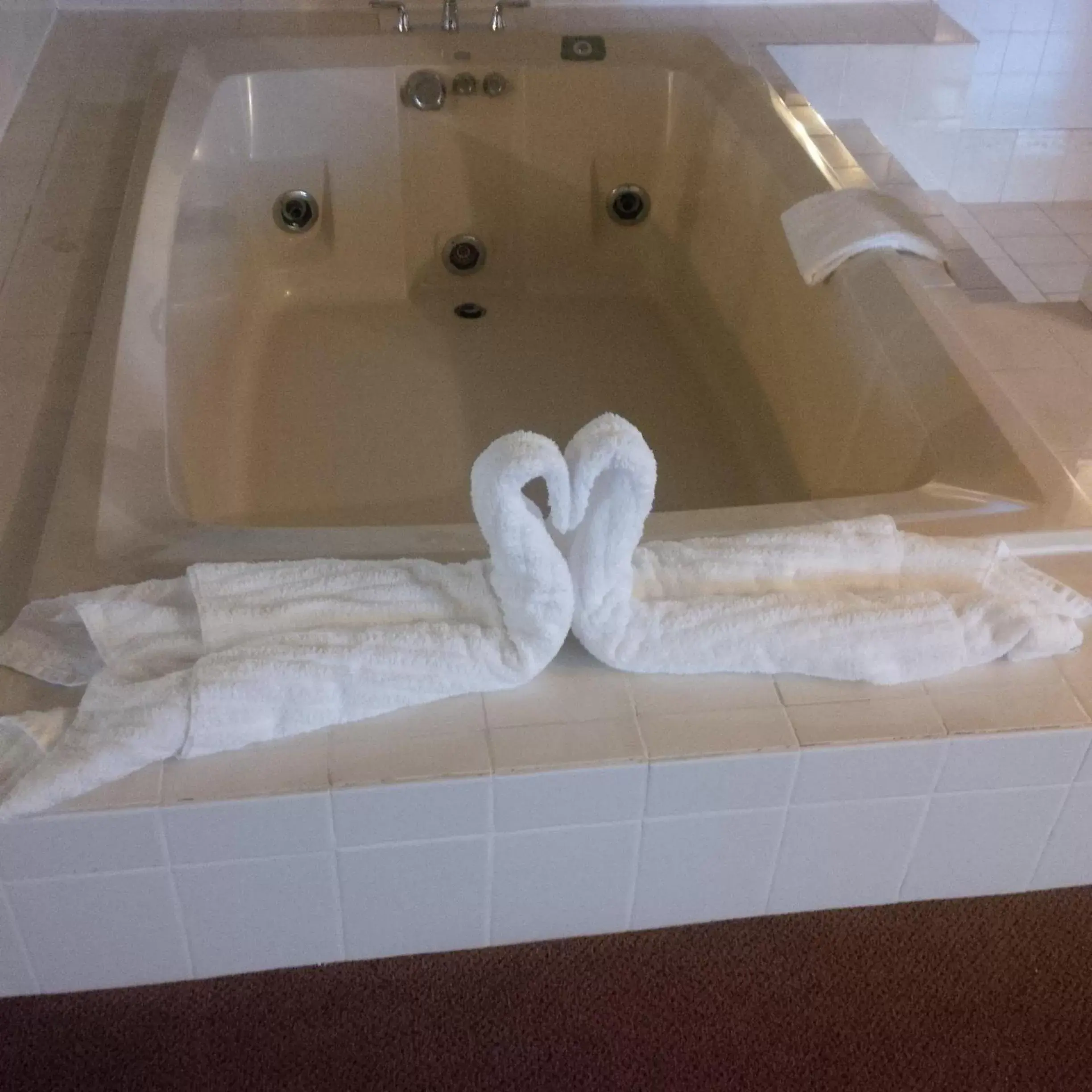 Bed in Alsi Resort Hotel