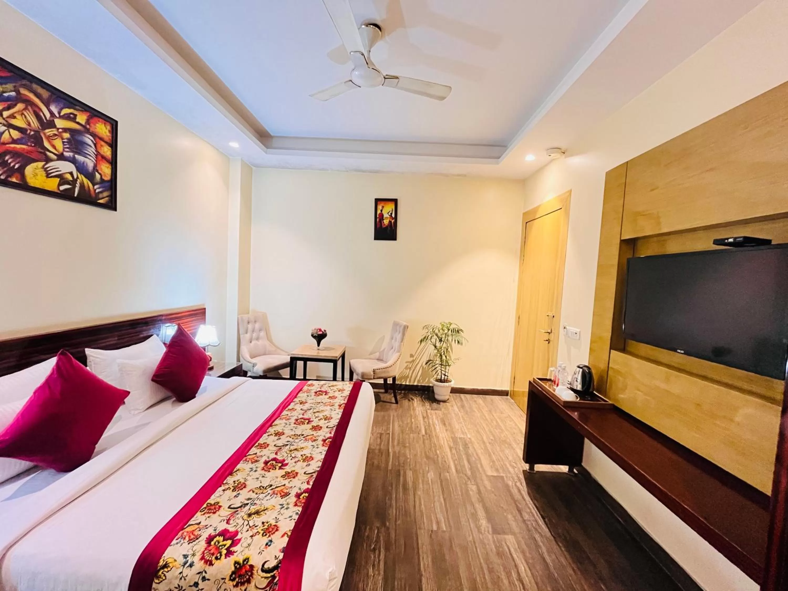Bed in Hotel Banz near Delhi Airport