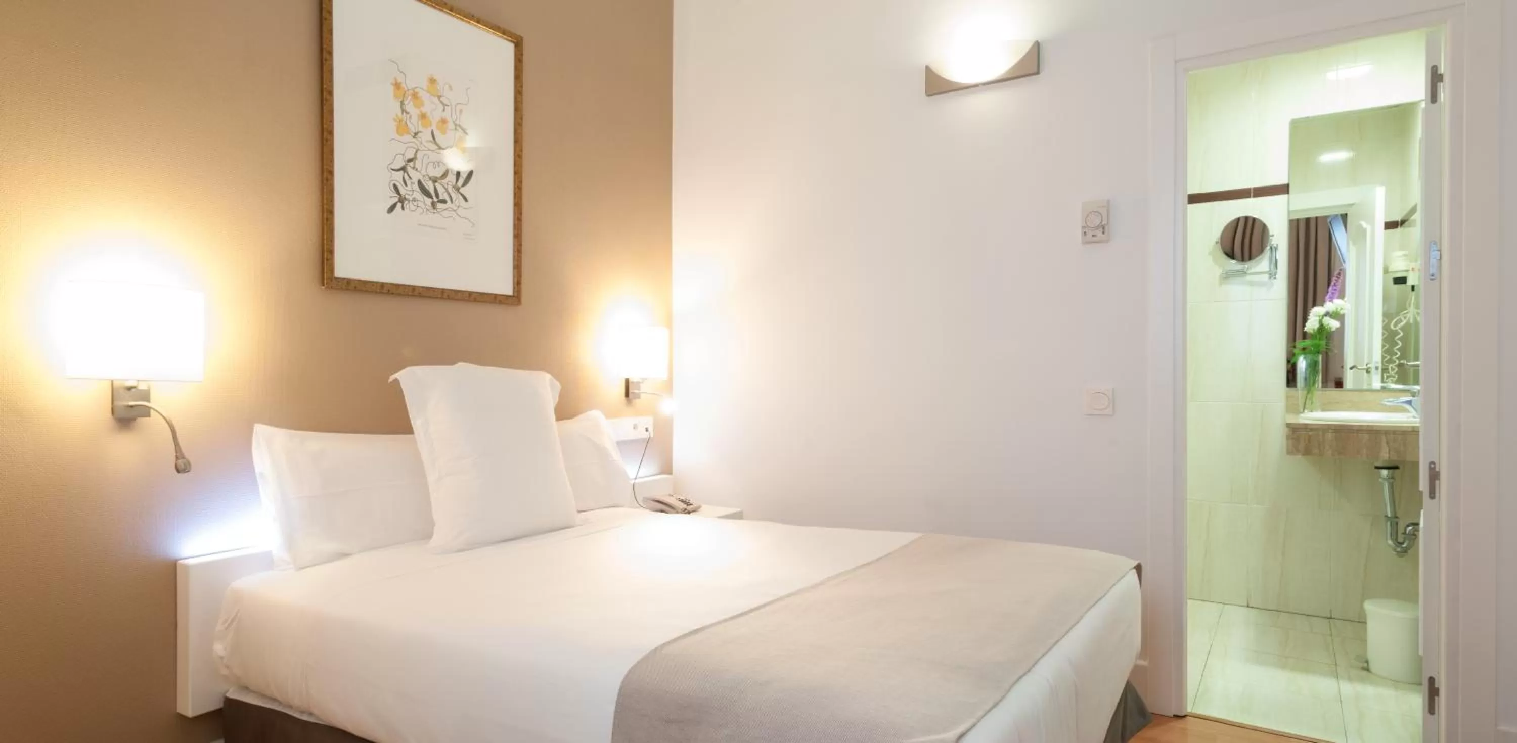 Bed in Hotel Alcázar