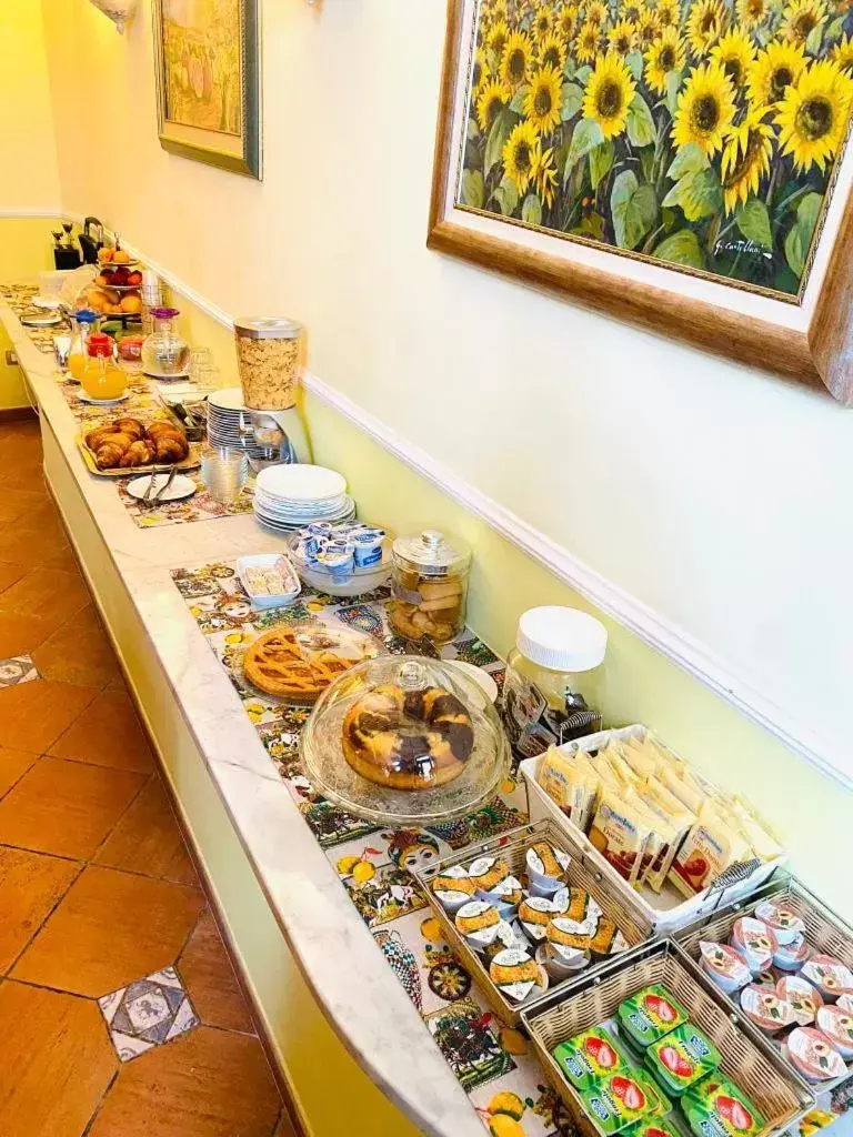 Breakfast, Food in Hotel Mediterraneo