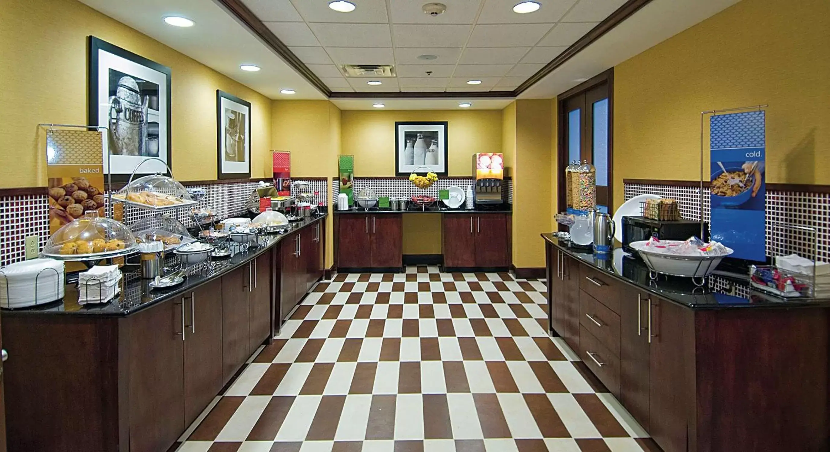 Dining area, Restaurant/Places to Eat in Hampton Inn & Suites Millington