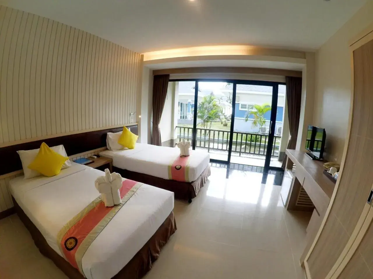 Photo of the whole room in Chaolao Tosang Beach Hotel