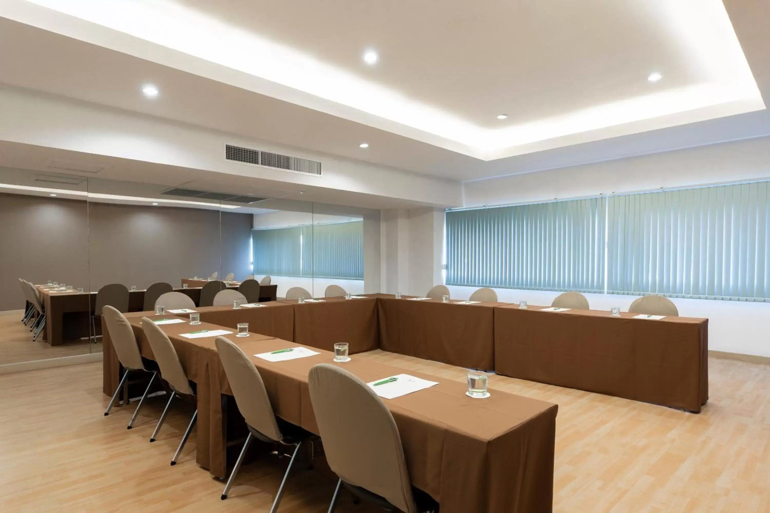 Meeting/conference room in BU Place Hotel